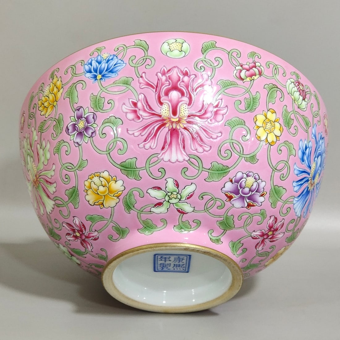 An Exquisite Bowl With Pink Ground Flower Patterns (1 of 7)