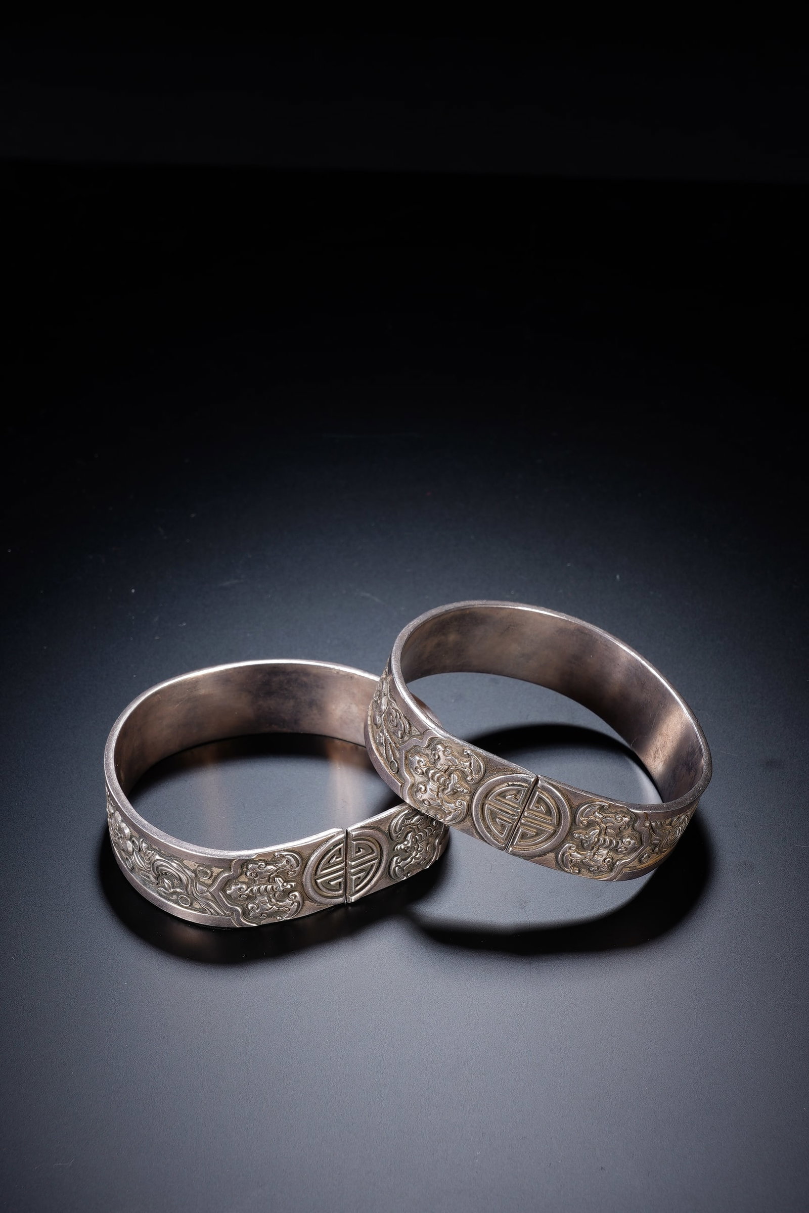 A Pair Of Exquisite Solid Silver Bracelets With Five Blessings Embracing Longevity Patterns - 2