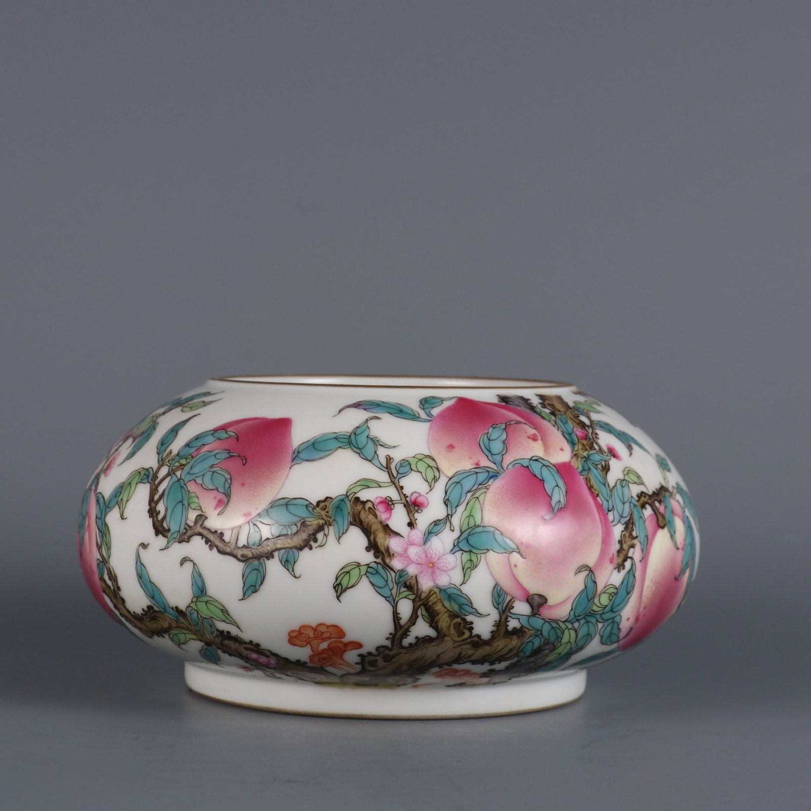 An Exquisite famille rose fortune and longevity pattern brush washer,: An Exquisite famille rose fortune and longevity pattern brush washer,Qing Dynasty, China,Qianlong Six-character Mark,Size:3inx3in,粉彩福寿纹水洗中ࢲ