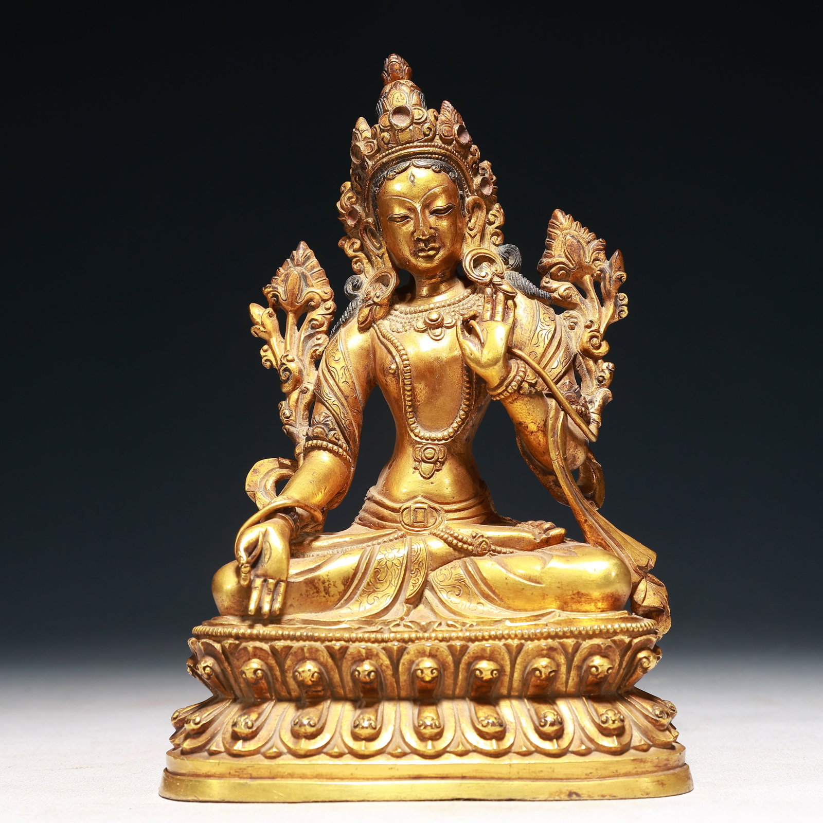 A Solemn Gilt Bronze Statue of Tara: A Solemn Gilt Bronze Statue of Tara,Qing Dynasty,China,Size:5.1inx3.7inx7.9in,Weight:1800g 铜鎏金度母像,中国清代