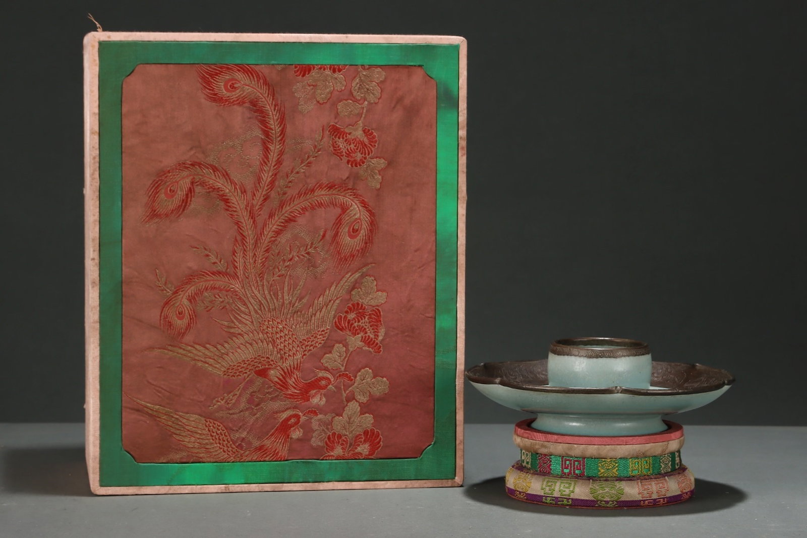 A Set Of Exquisite Ru Kiln Silver-Wrapped Floral Rim Cup Stands: A Set Of Exquisite Ru Kiln Silver-Wrapped Floral Rim Cup Stands,China Song Dynasty,Size:2.3inx7.8in,一套汝窑包银花口盏托,中国