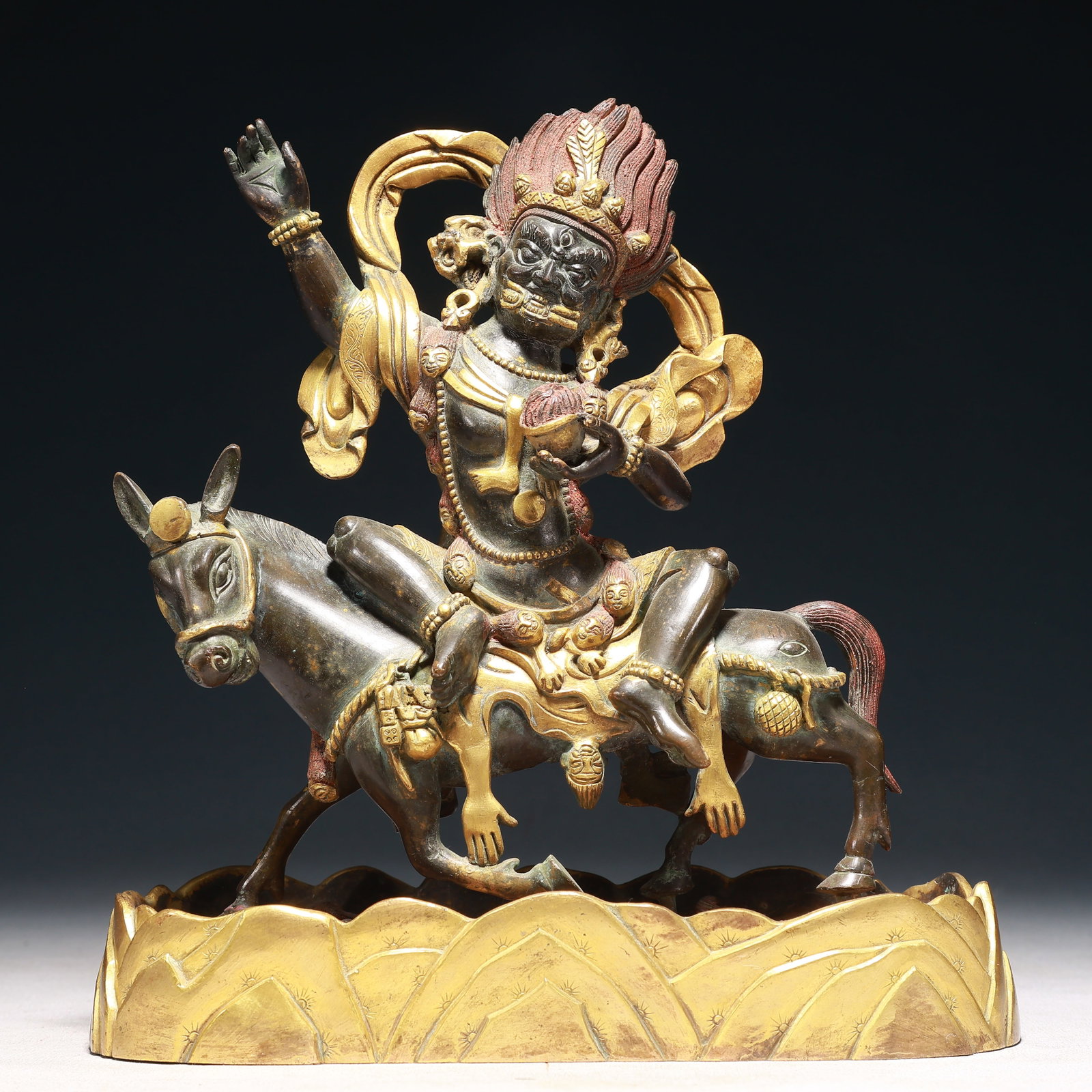 A Solemn Gilt Bronze Buddha Statue: A Solemn Gilt Bronze Buddha Statue,Qing Dynasty,China,Size:8.3inx3.1inx9.4in,Weight:3300g 铜鎏金佛像,中国清代
