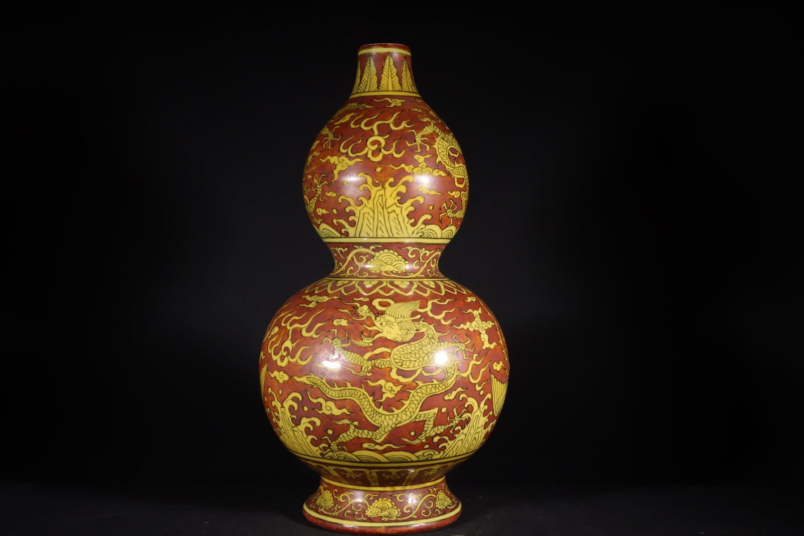 A Fine Overglaze Red Dragon & Phoenix Gourd Vase On Yellow Ground: A Fine Overglaze Red Dragon & Phoenix Gourd Vase On Yellow Ground,Ming Dynasty,China,Jiajing Six-character Mark,Size:14.2inx7.5in,黄上红龙凤葫芦瓶ߑ