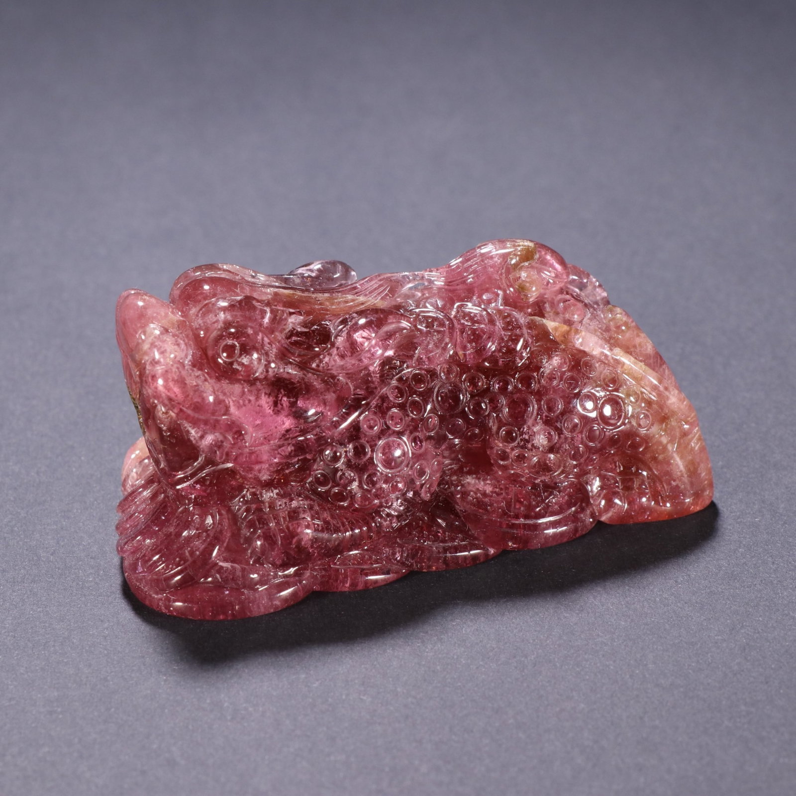 An Exquisite Tourmaline Pixiu Ornament: An Exquisite Tourmaline Pixiu Ornament,China Qing Dynasty,Dimensions:1.4inx2.9in,Weight:140g,碧玺貔貅摆件,中国清代