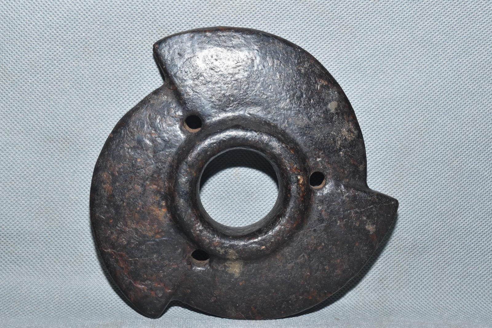 A Fine Black Jade Rotating Disc Xuanji: A Fine Black Jade Rotating Disc Xuanji,Hongshan Culture,Dimensions:5.5in,Weight:570g,墨玉璇玑,红山文化