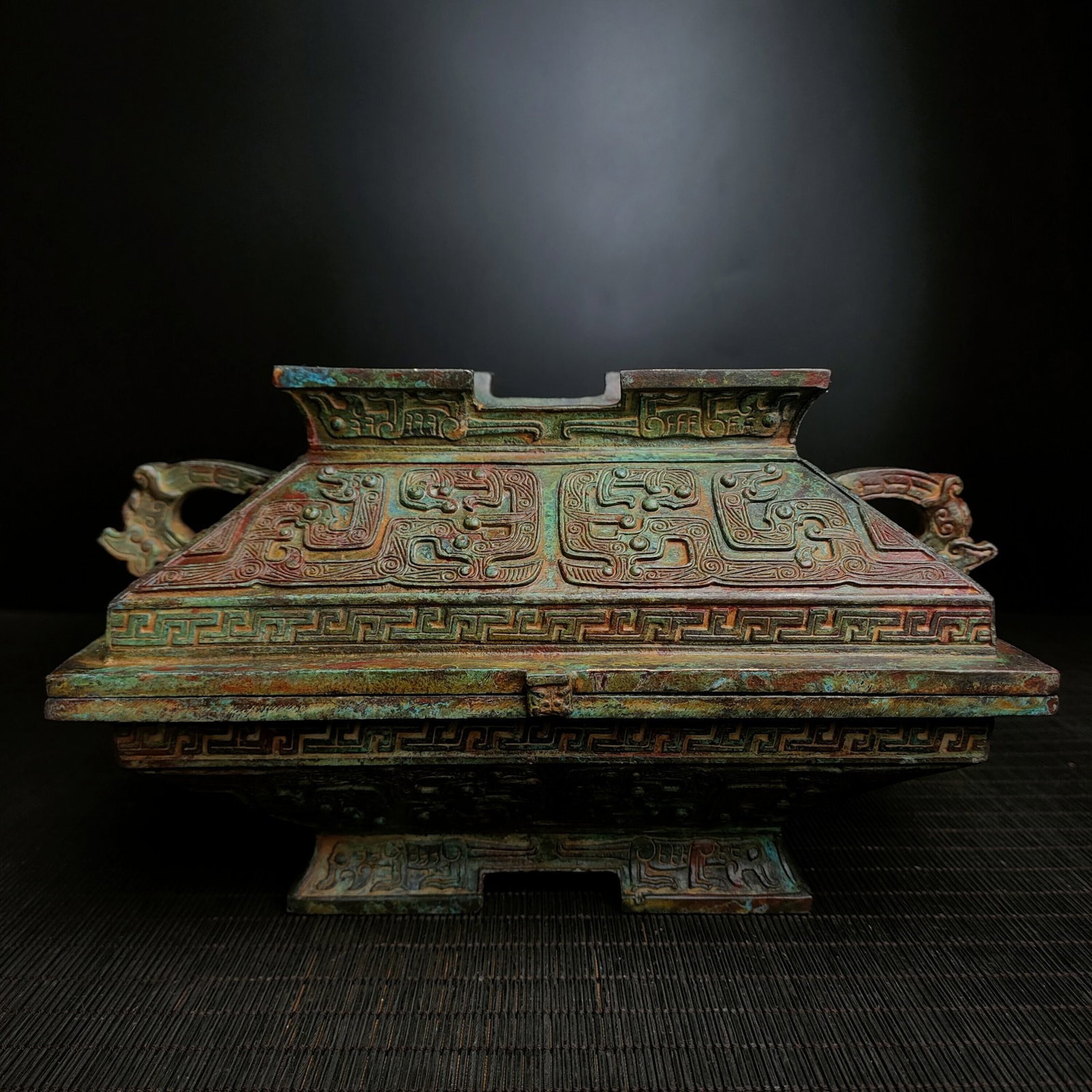 A Fine Bronze Rectangular Ritual Vessel With Kui?Dragon Pattern: A Fine Bronze Rectangular Ritual Vessel With Kui‑Dragon Pattern,Chinese Shang‑Zhou