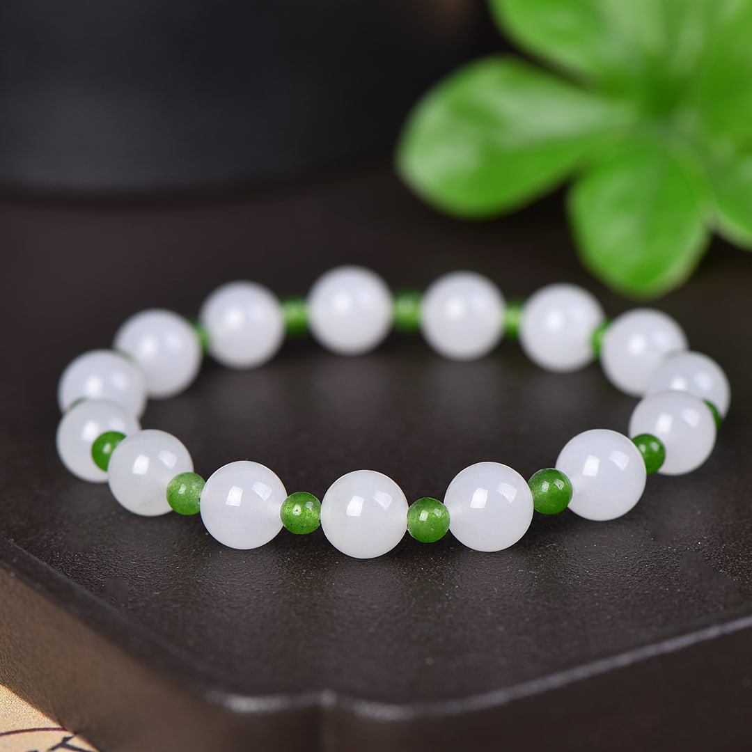 An Exquisite White Jade Bracelets: An Exquisite White Jade Bracelets,Size:8mm 白玉手串