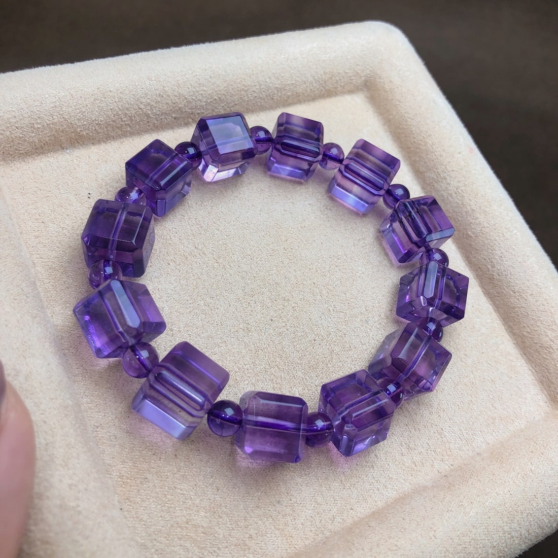 An Exquisite Crystal Bracelets - 8