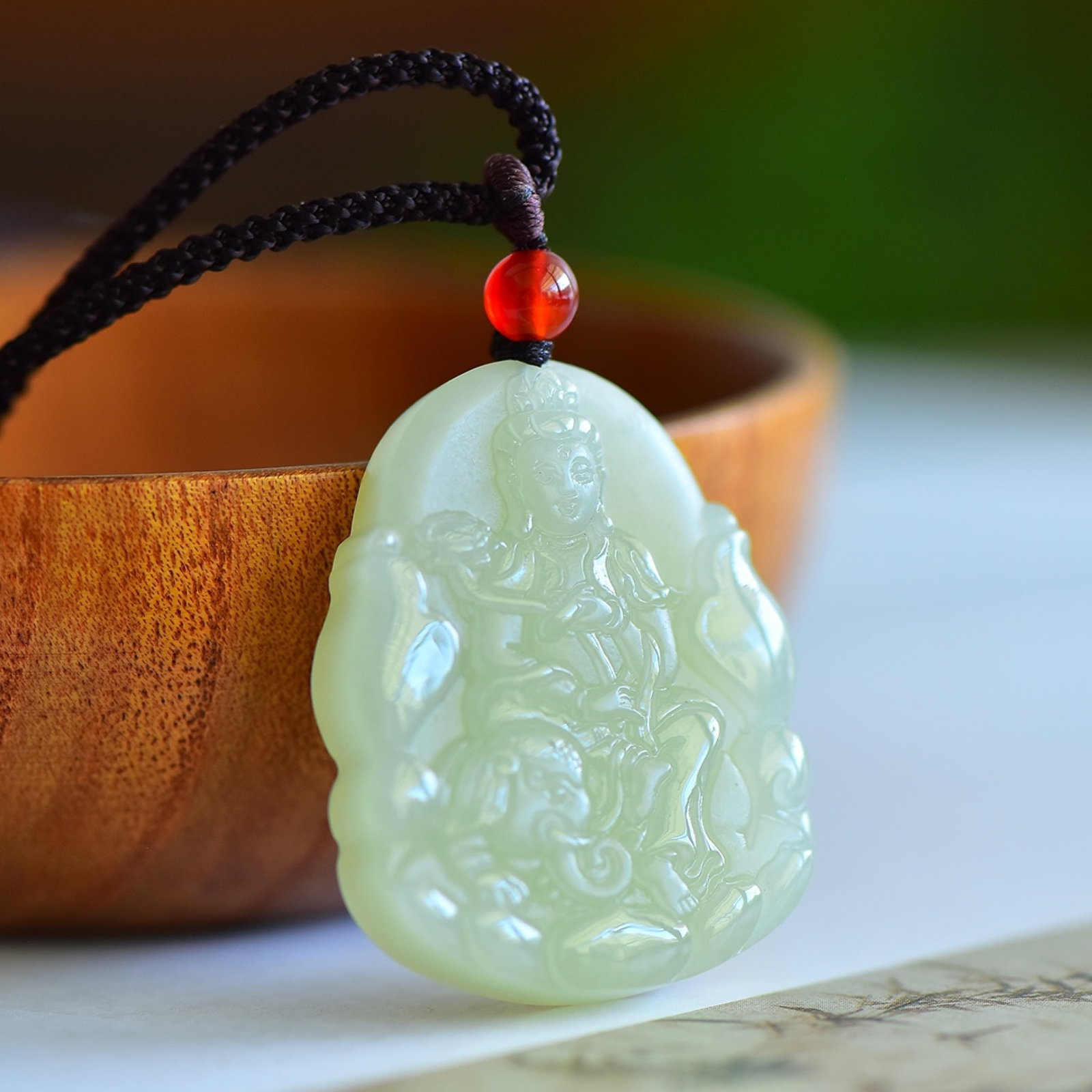 An Exquisite Greenish Jade Bodhisattva and Dragon Pattern Pendant: An Exquisite Greenish Jade Bodhisattva and Dragon Pattern Pendant,Size:44mmx34mmx8mm