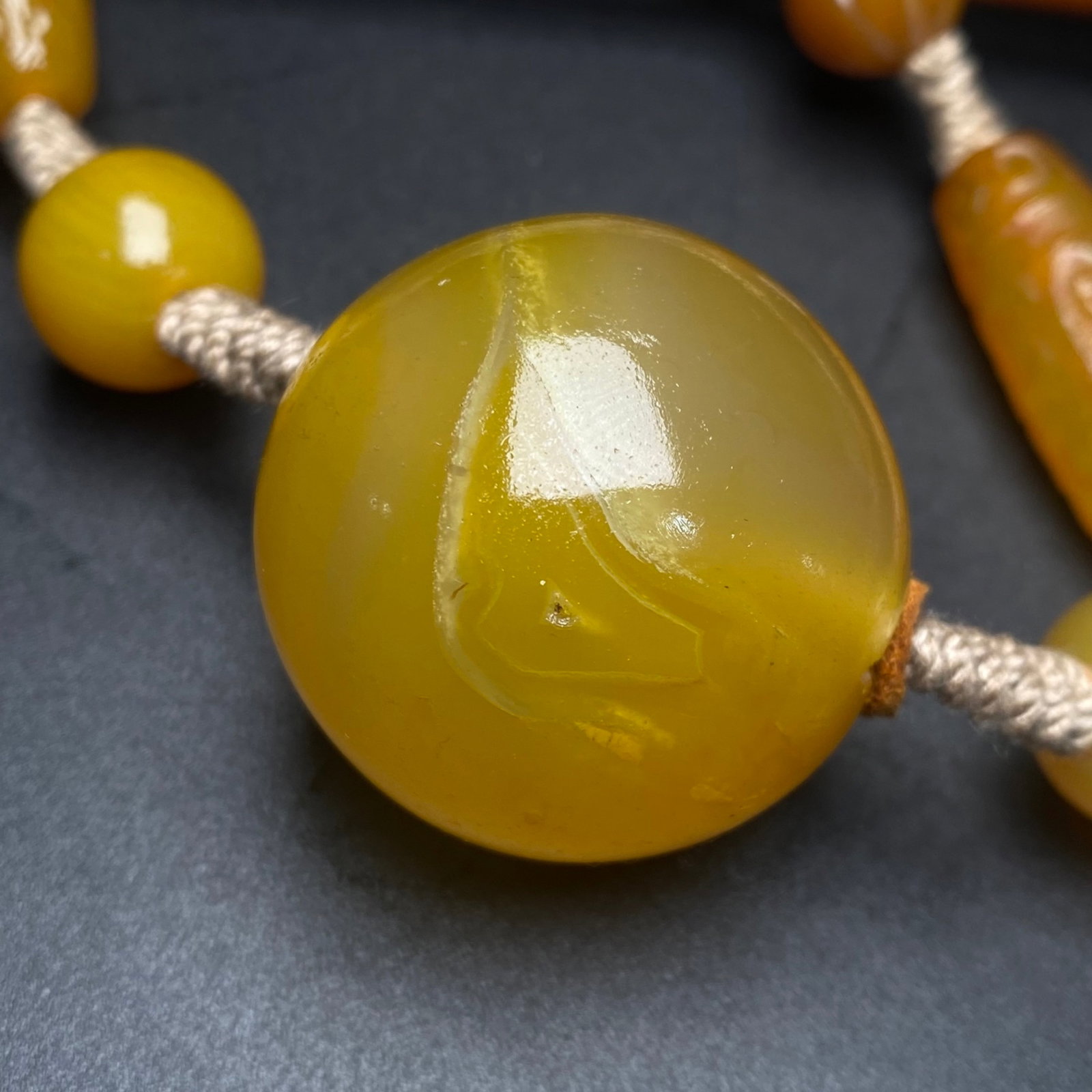 An Exquisite Agate Necklace - 7