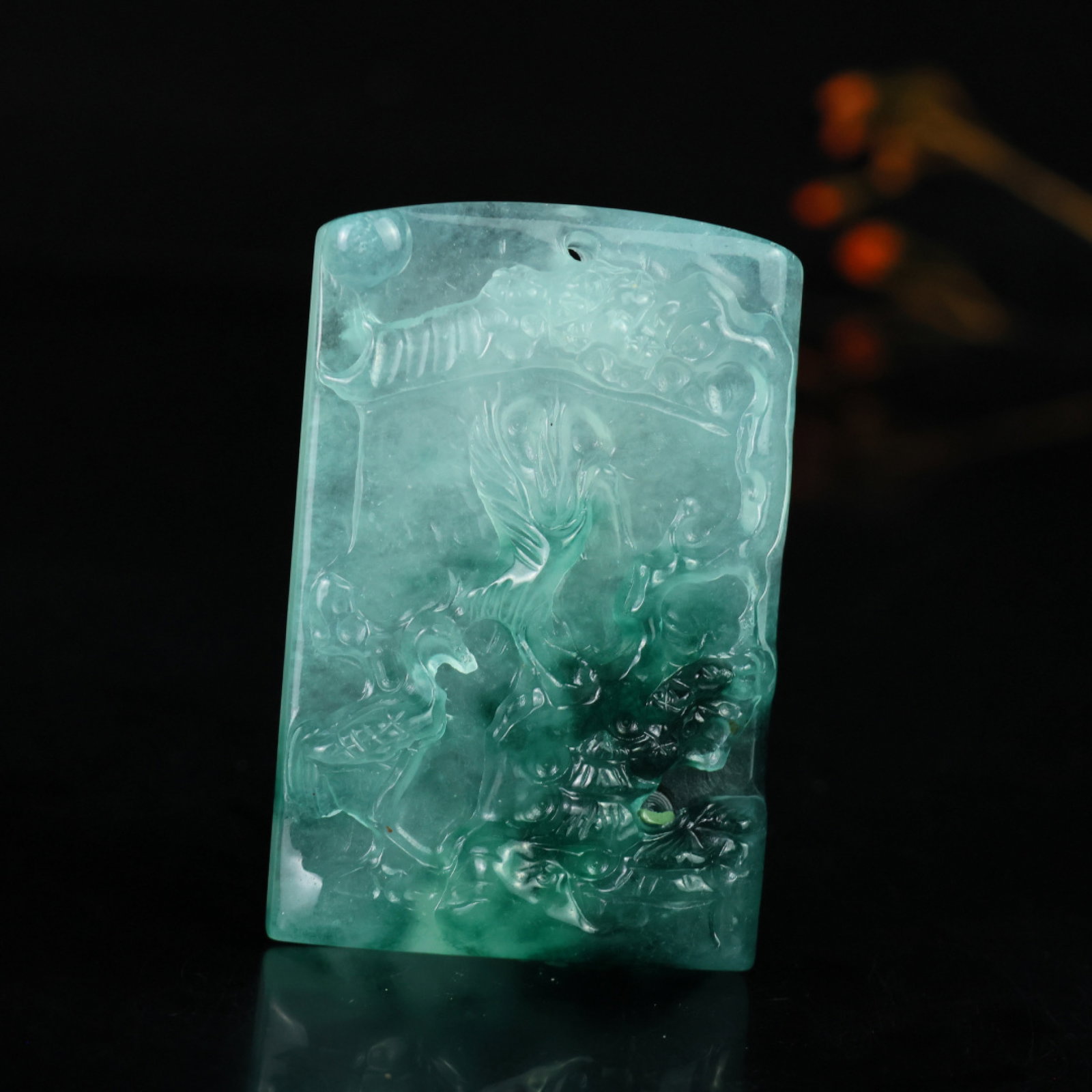 An Exquisite Jadeite Crane Pattern Pendant: An Exquisite Jadeite Crane Pattern Pendant，Size:76mmx56mmx16mm 翡翠鹤纹挂件