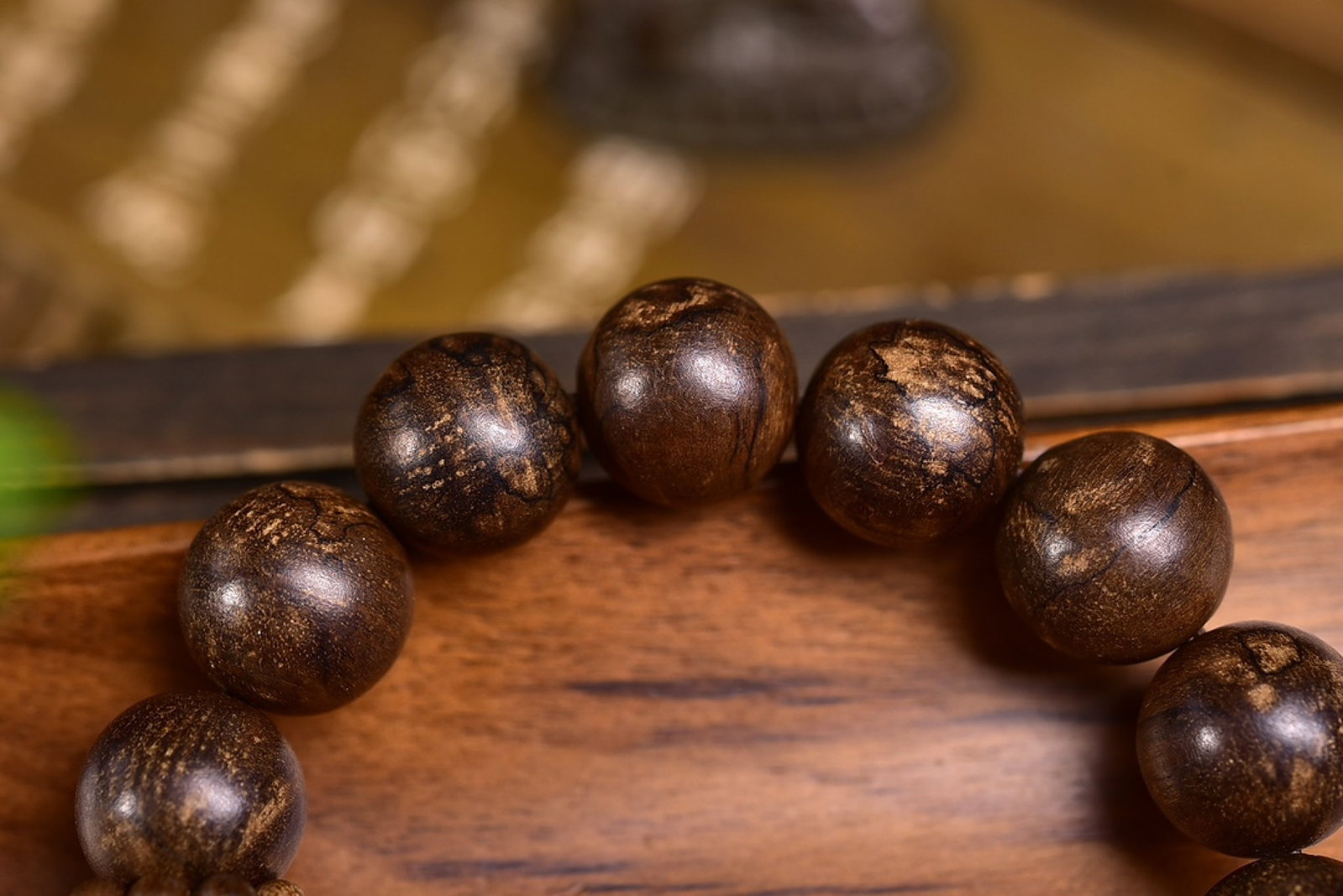 An Exquisite Eaglewood Bracelets - 5