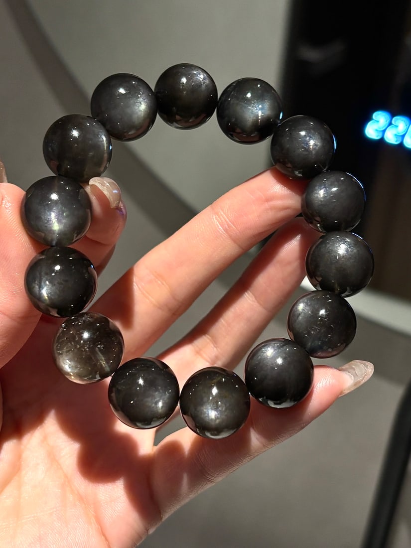 An Exquisite Aquamarine Bracelets: An Exquisite Aquamarine Bracelets,Size:16.5mm,Weight:84.6g 海蓝宝手串