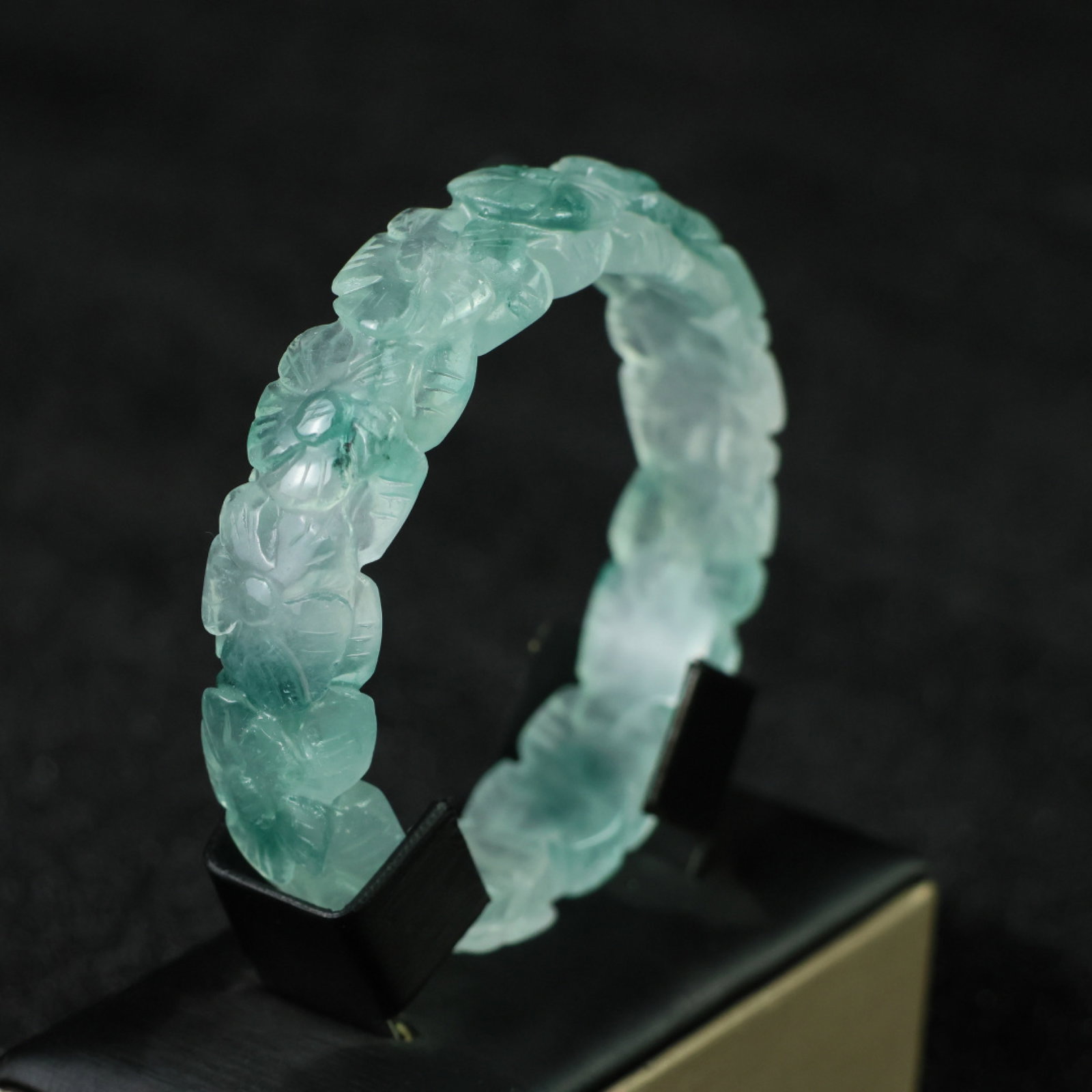 An Exquisite Jadeite Flower Pattern Bracelets - 2