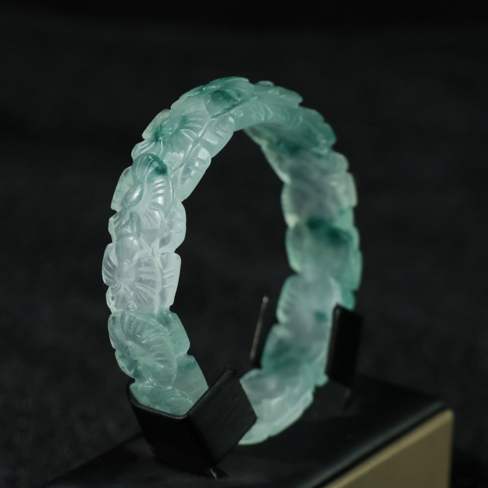 An Exquisite Jadeite Flower Pattern Bracelets - 5