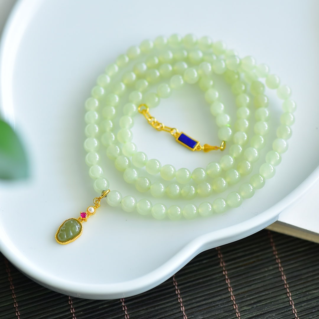 An Exquisite Greenish Jade Bracelets: An Exquisite Greenish Jade Bracelets,Size:6mm 青白玉手串