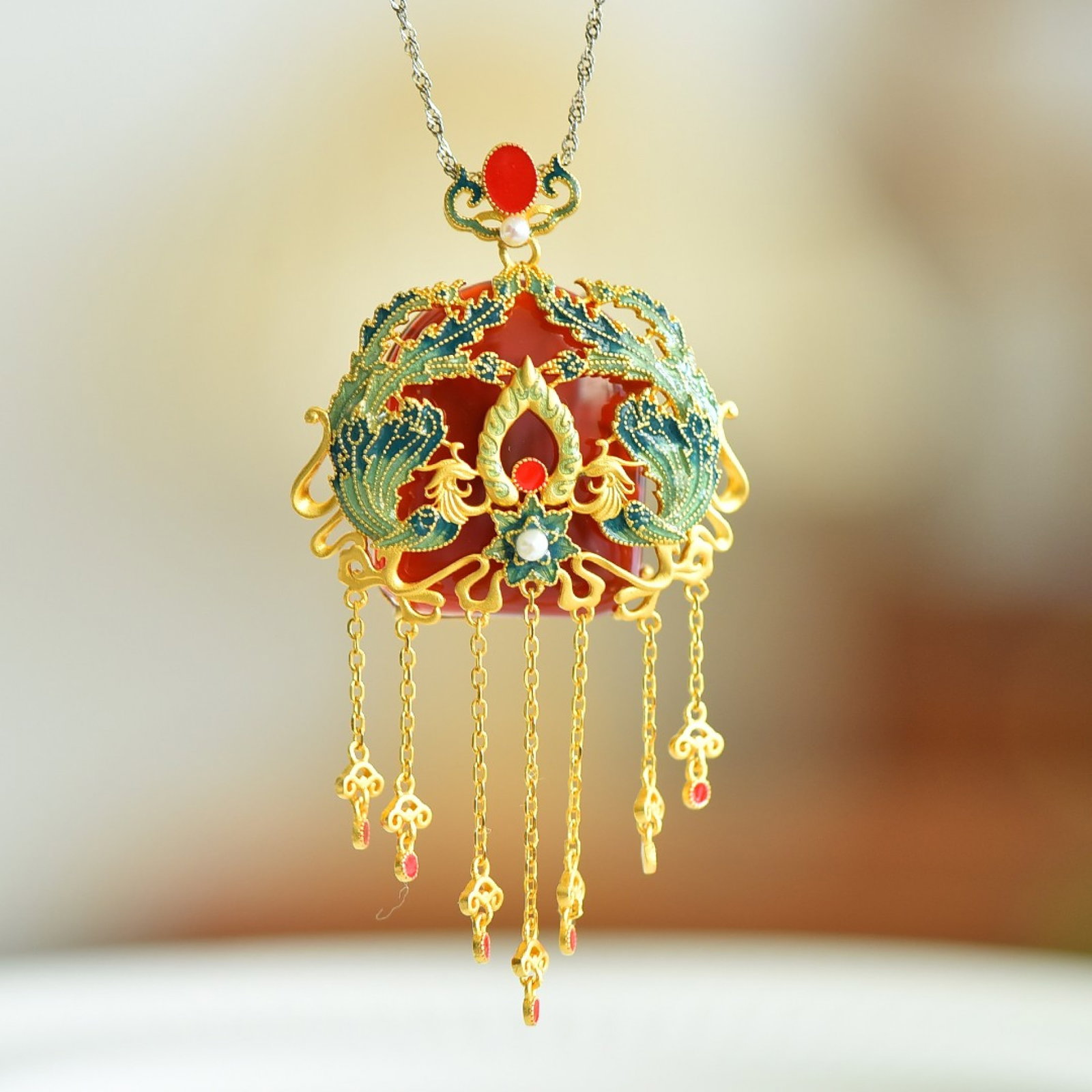 An Exquisite Sterling Silver-Gold Plated Inlaid Agate Enamel Pendant,Inlaid Pearls: An Exquisite Sterling Silver-Gold Plated Inlaid Agate Enamel Pendant,Inlaid Pearls,Size:24mmx30mm