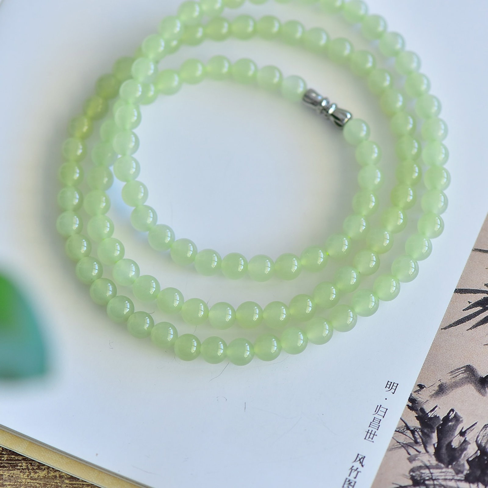 An Exquisite Greenish Jade Necklace: An Exquisite Greenish Jade Necklace,Size:6mm 青白玉项链