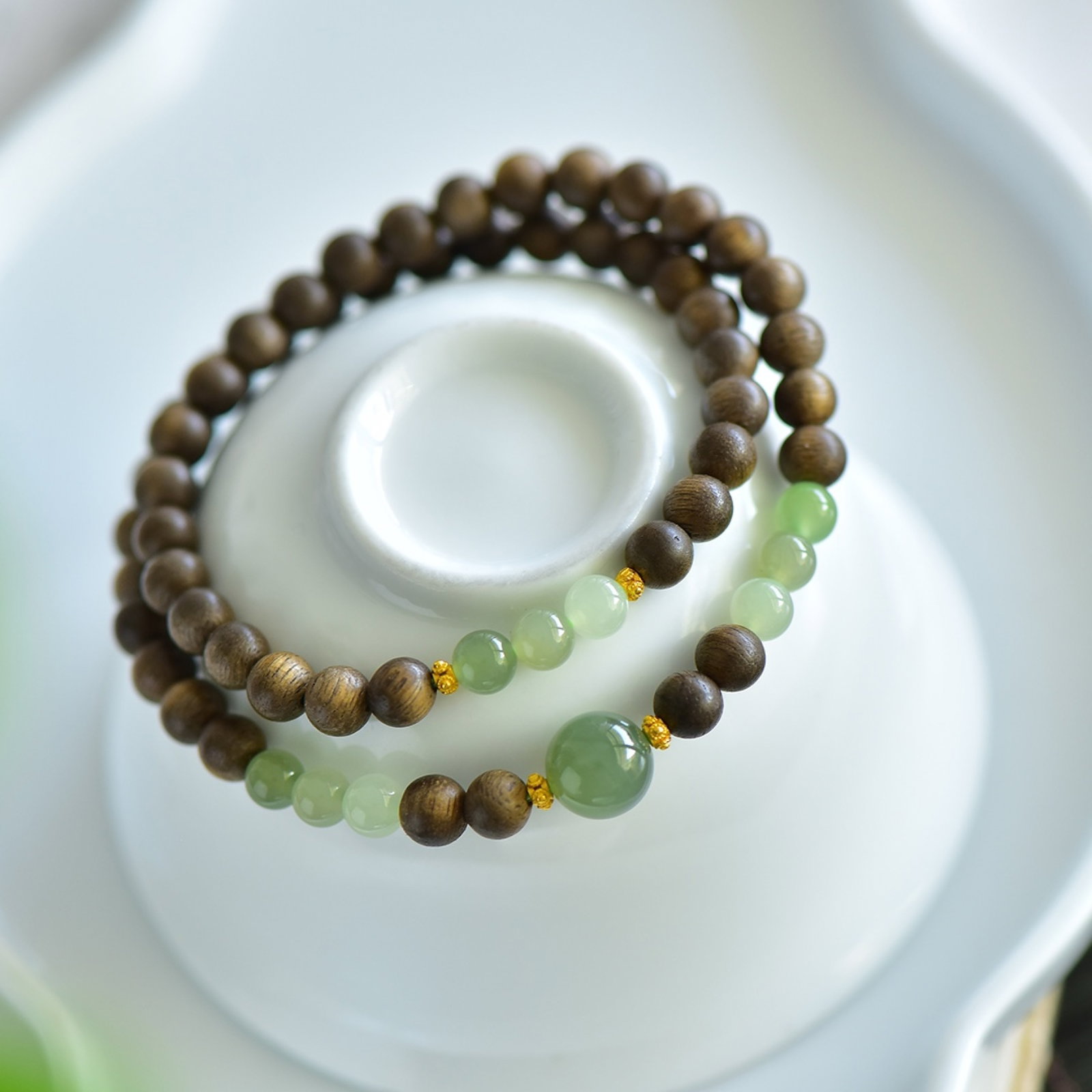 An Exquisite Greenish Jade Eaglewood Bracelets: An Exquisite Greenish Jade Eaglewood Bracelets，Size：6mm 青白玉沉香木手串