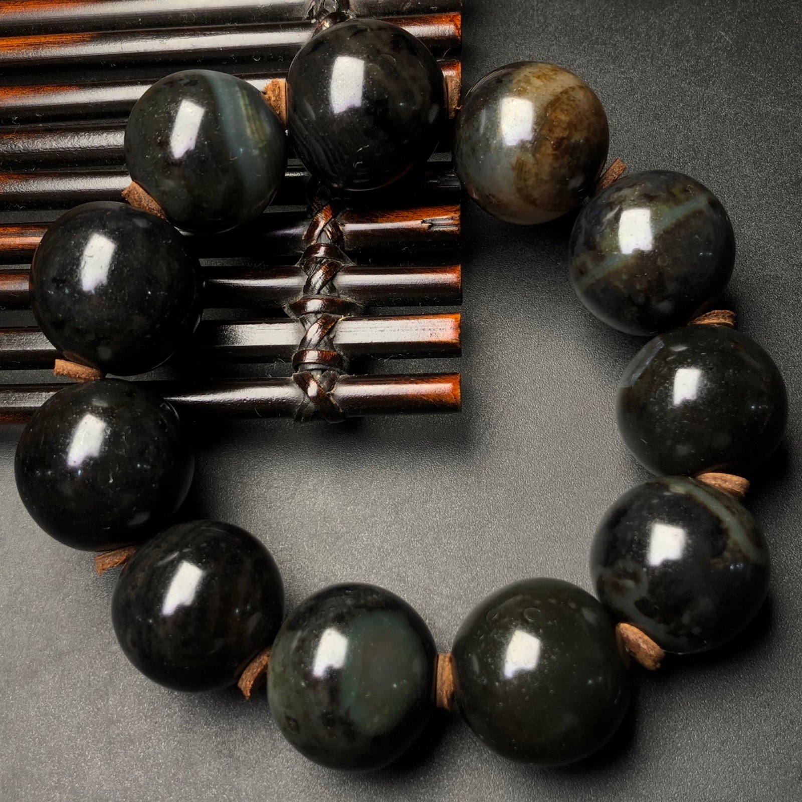 An Exquisite Agate Bracelets - 5
