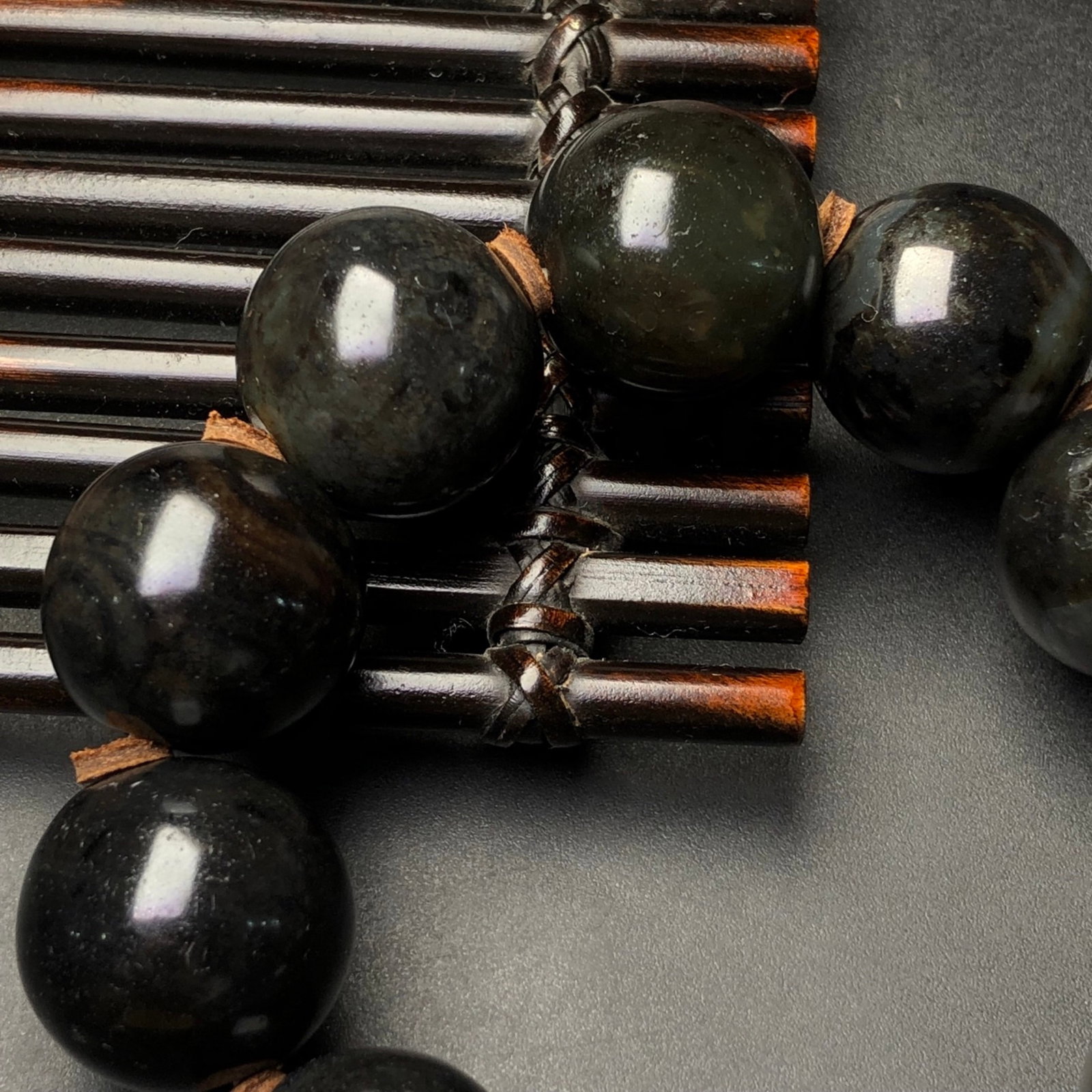 An Exquisite Agate Bracelets - 8