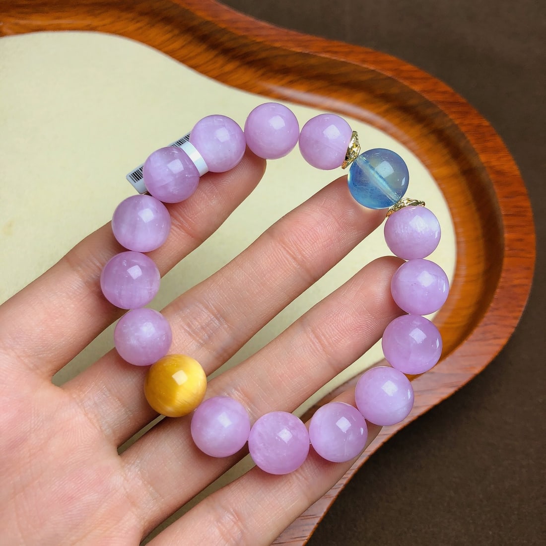 An Exquisite Kunzite Bracelets: An Exquisite Kunzite Bracelets,Size:11.2mm,12mm,Weight:37.6g 紫锂辉手串