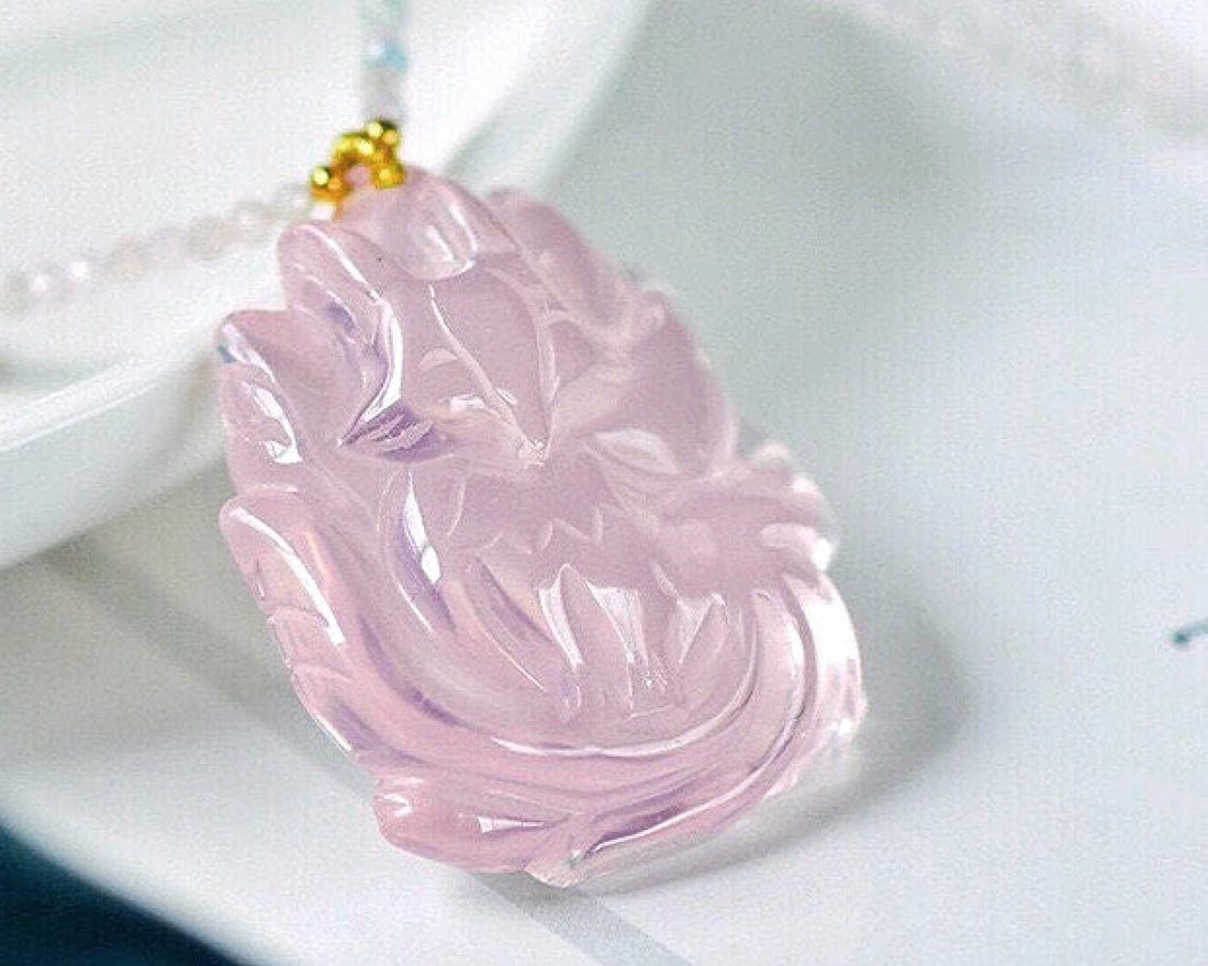 An Exquisite Crystal Nine-Tailed Fox Pendant: An Exquisite Crystal Nine-Tailed Fox Pendant,Size:39mmx32.3mmx13.6mm,Weight:19.3g 水晶九尾狐吊坠