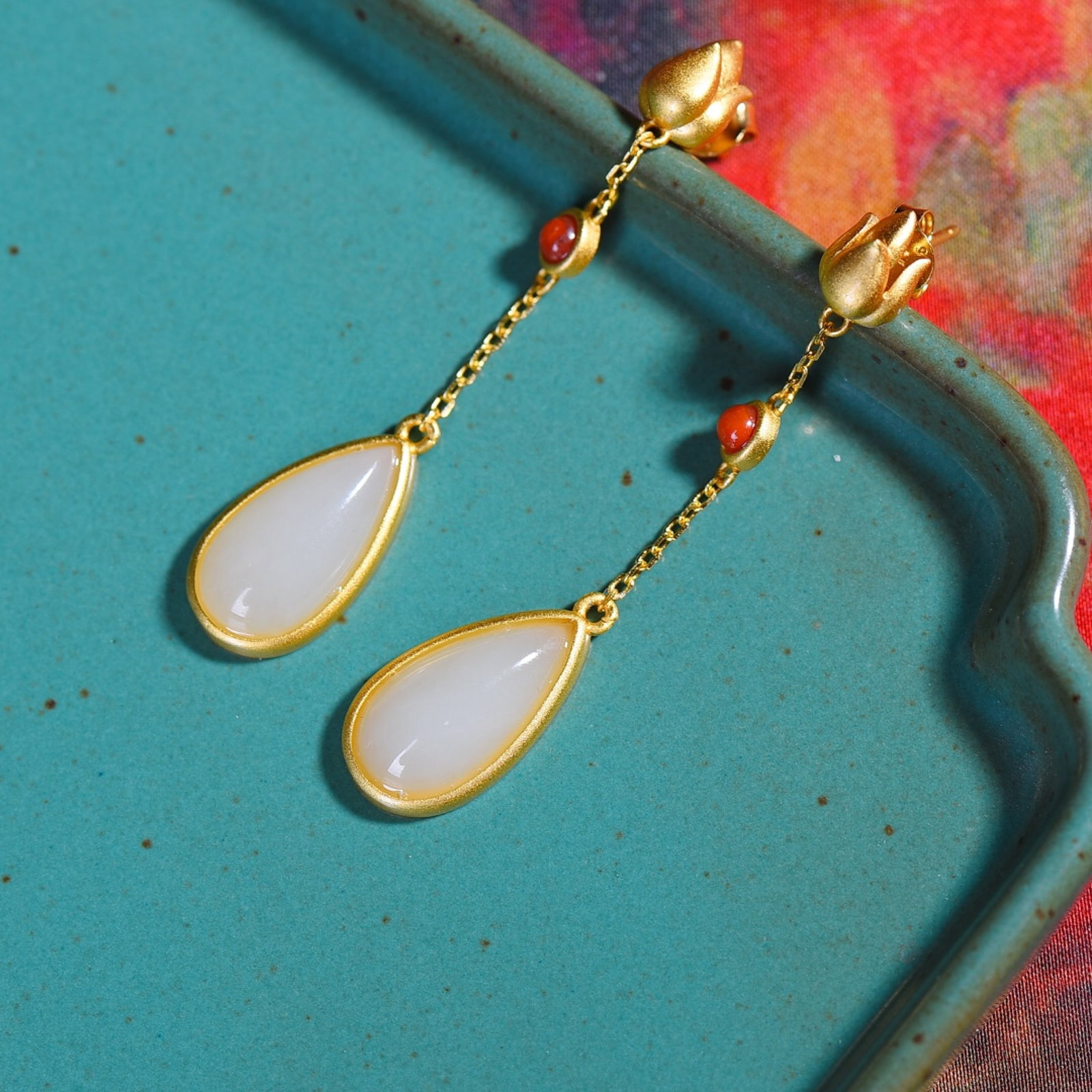 A Pair of Exquisite Sterling Silver-Gold Plated Inlaid White Jade Earrings: A Pair of Exquisite Sterling Silver-Gold Plated Inlaid White Jade Earrings,Size:8mmx16mm 一对纯银镀金镶白玉耳环