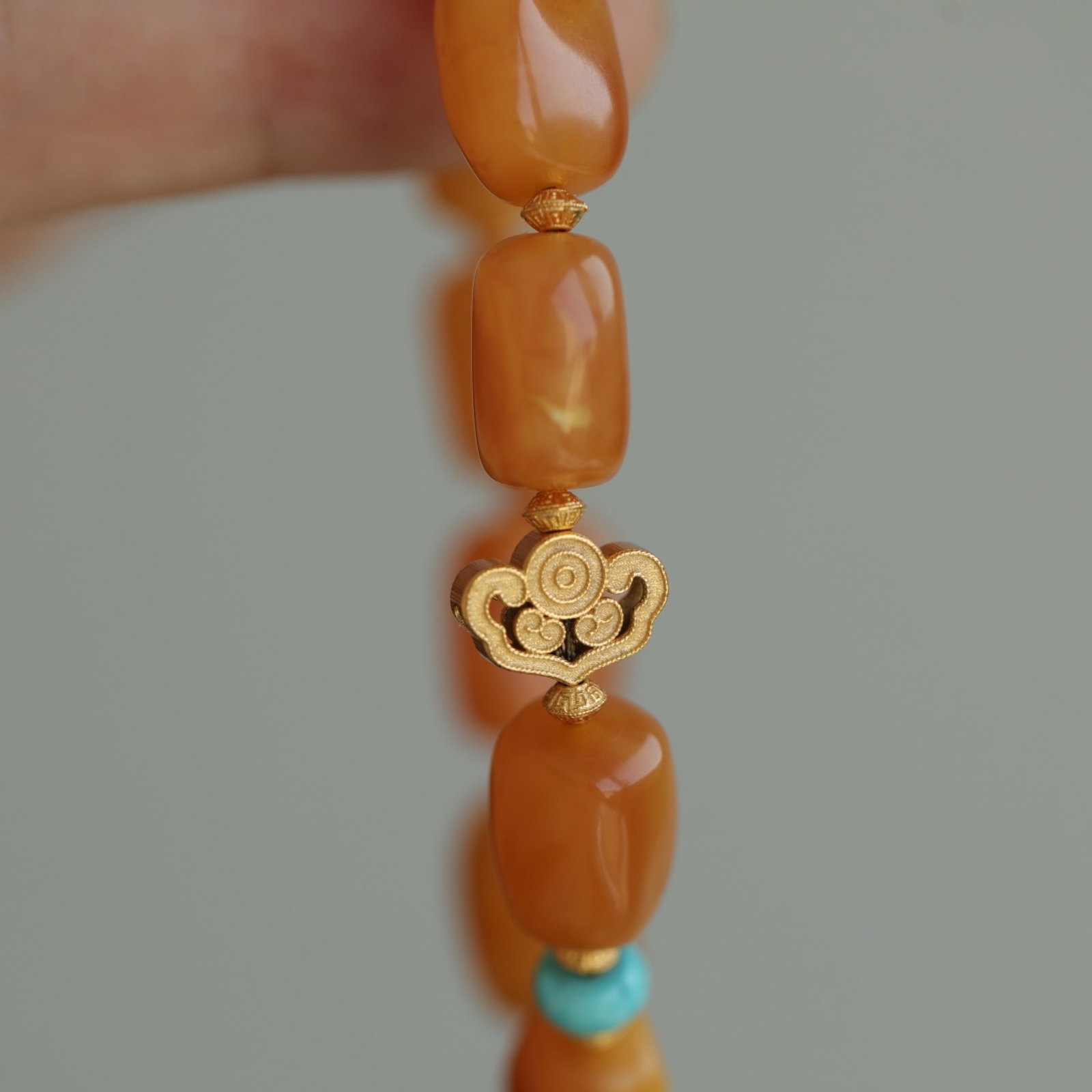 An Exquisite Amber Bracelets - 5