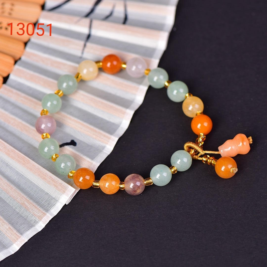 An Exquisite Hotan Jade Bracelets: An Exquisite Hotan Jade Bracelets,Size:8mm 和田玉手串