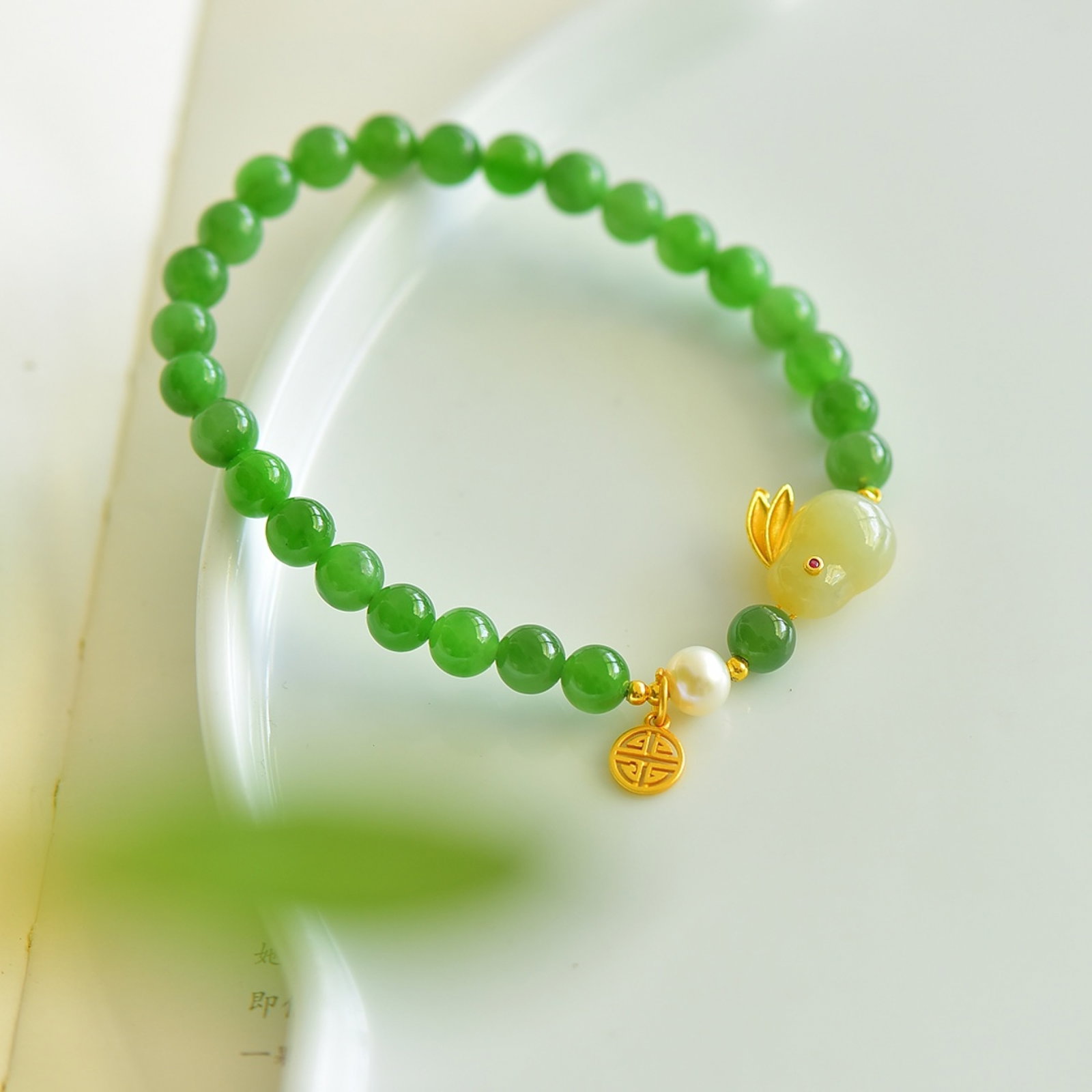 An Exquisite Jasper Bracelets: An Exquisite Jasper Bracelets,Size:6mm 寓意:『世间所有美好 都恰逢其时』 碧玉手串