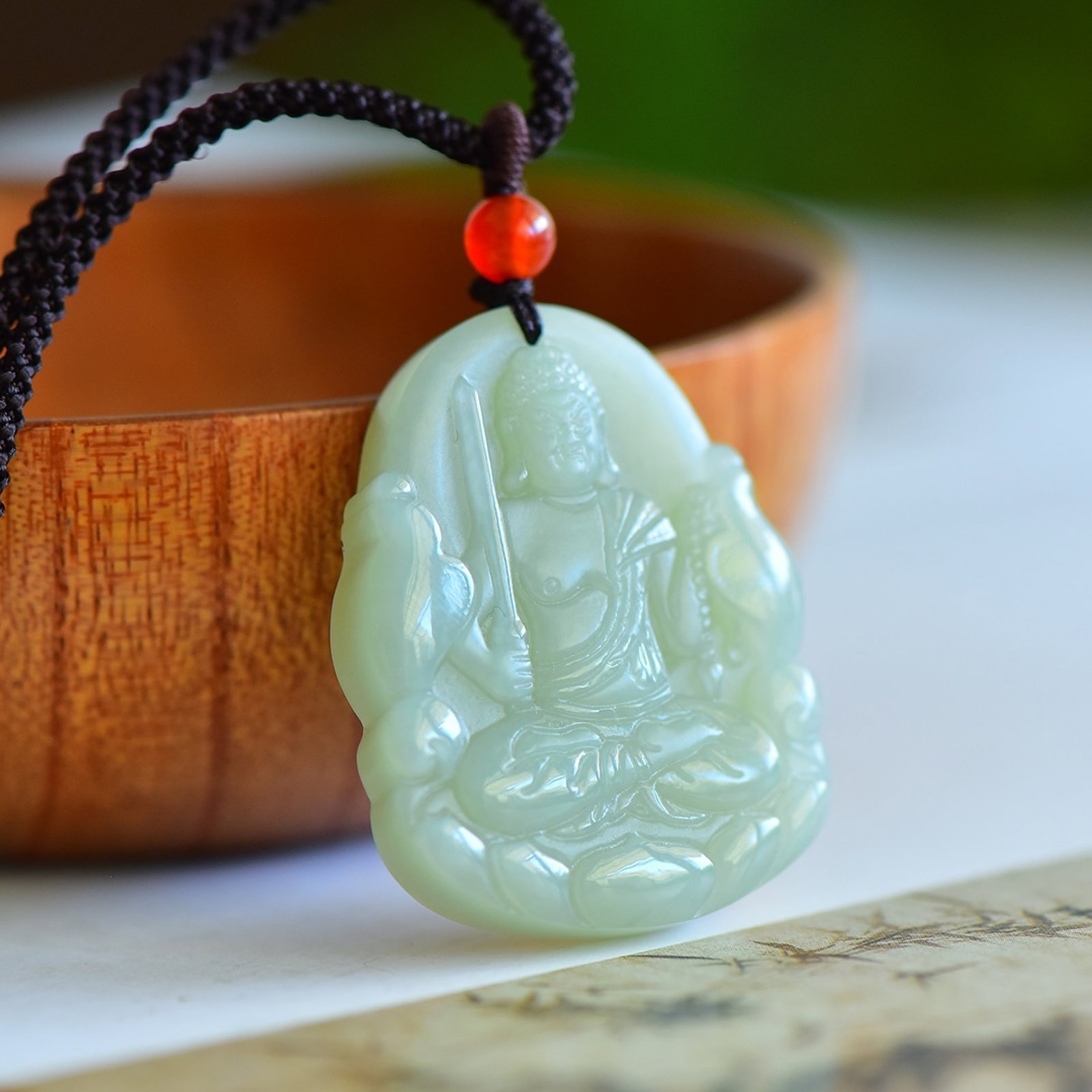 An Exquisite Greenish Jade Bodhisattva and Rooster Pattern Pendant: An Exquisite Greenish Jade Bodhisattva and Rooster Pattern Pendant,Size:44mmx34mmx8mm