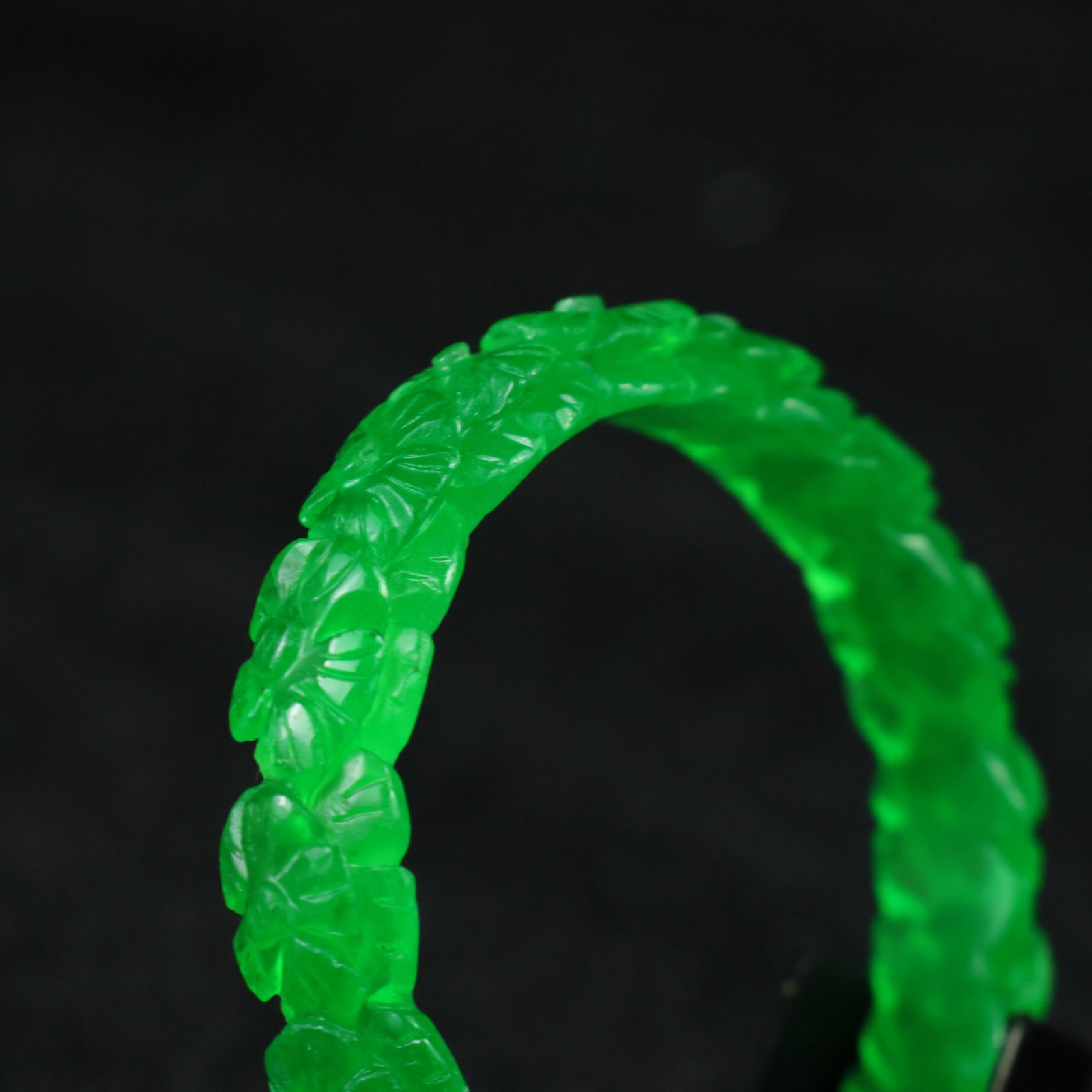 An Exquisite Jadeite Flower Pattern Bracelets - 3