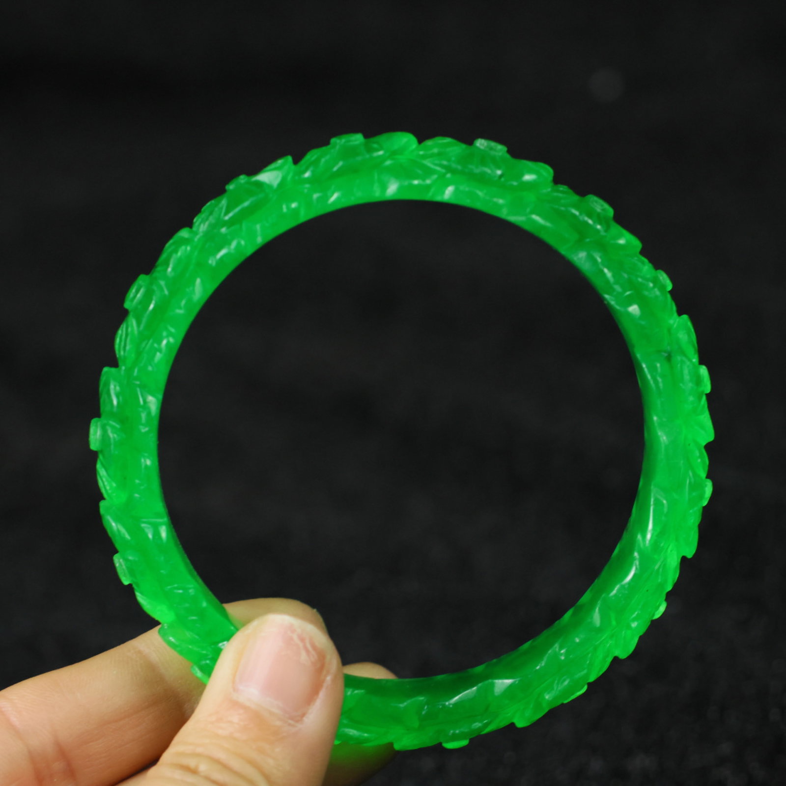 An Exquisite Jadeite Flower Pattern Bracelets - 9
