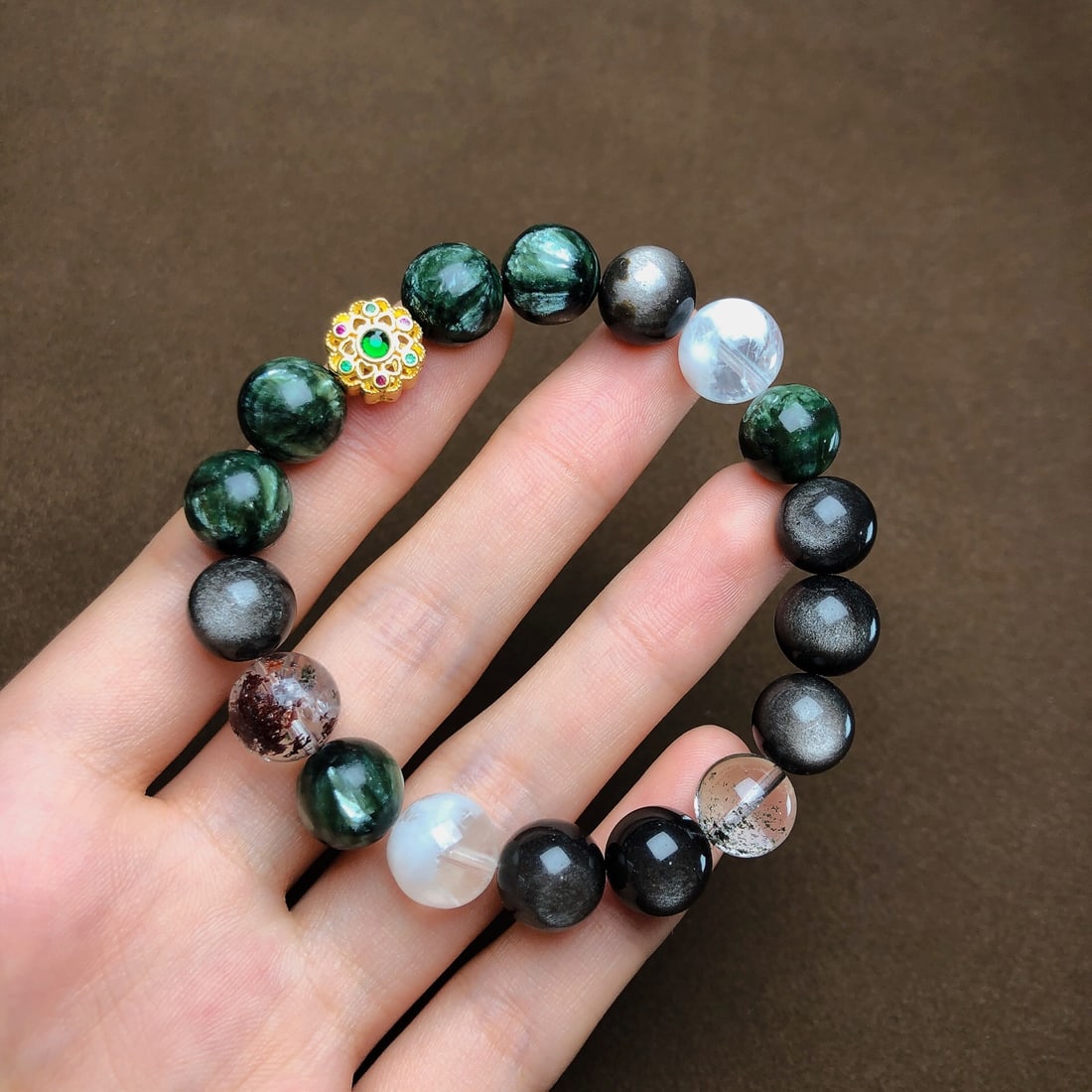 An Exquisite Crystal Silver Sheen Obsidian Bracelets: An Exquisite Crystal Silver Sheen Obsidian Bracelets,Size:10.4mm,Weight:28.5g 水晶银曜石手串