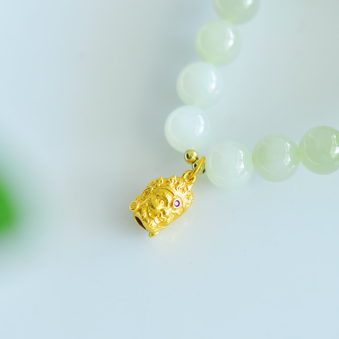 An Exquisite Greenish Jade Bracelets: An Exquisite Greenish Jade Bracelets,Size:8mm 青白玉手串