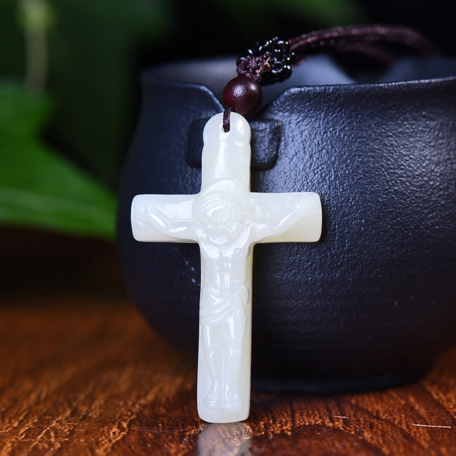An Exquisite White Jade Figure Pattern Pendant: An Exquisite White Jade Figure Pattern Pendant,Size:29mmx47mm (寓意)寓意吉祥 和平和睦 白玉人物纹吊ࢼ