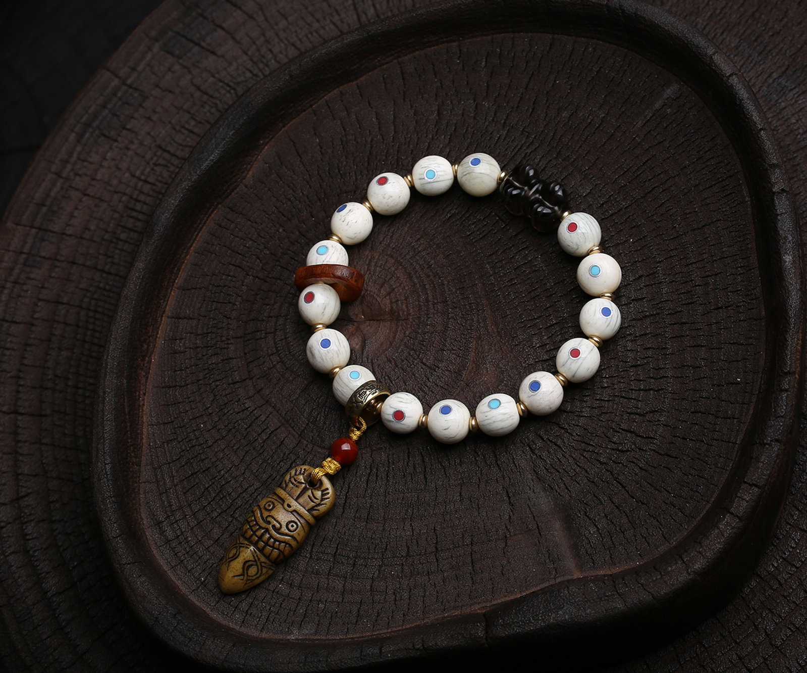 An Exquisite Bracelets,Inlaid Gems: An Exquisite Bracelets,Inlaid Gems,Size:10mm,Total Weight:29.3g 手串,嵌百宝