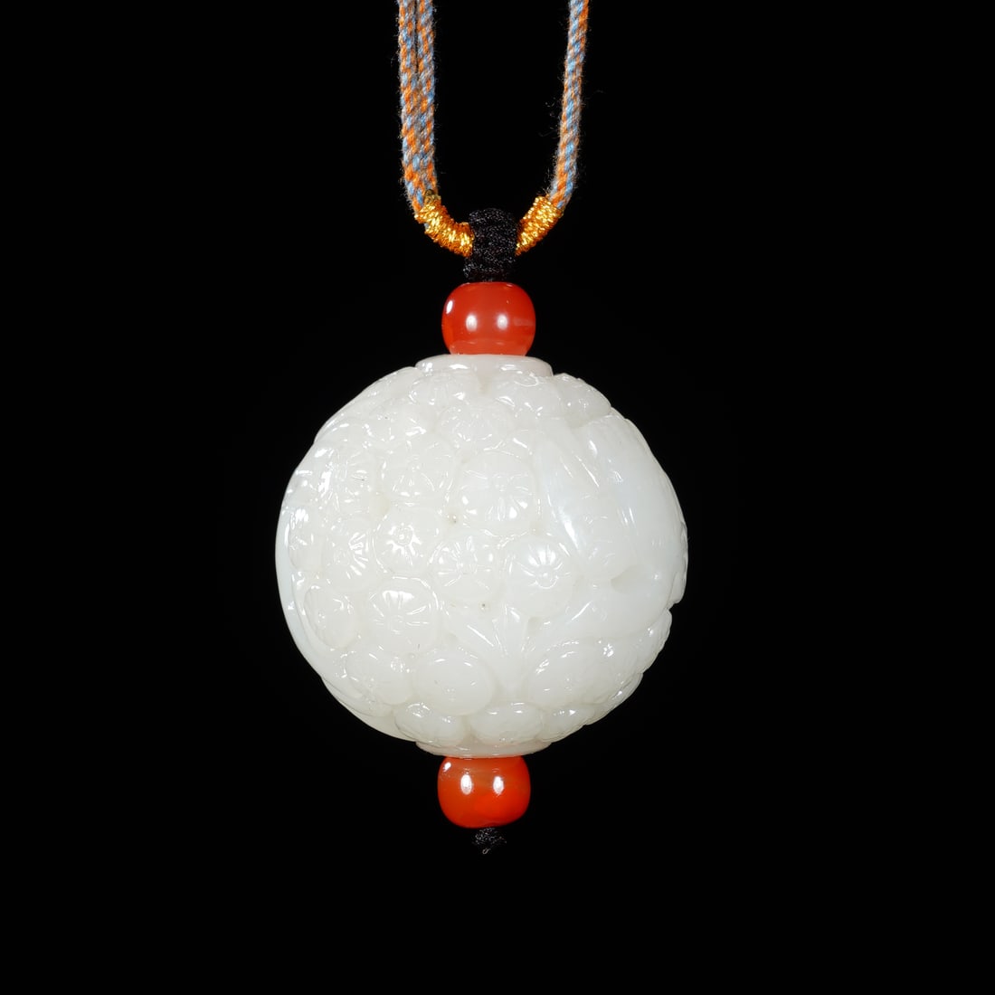 An Exquisite White Jade Openwork Spherical Pendant With Plum Blossom And Deer Pattern: An Exquisite White Jade Openwork Spherical Pendant With Plum Blossom And Deer Pattern,Qing Dynasty,China. Dimensions:1.4in. Weight:41g,白玉镂雕梅鹿纹球&