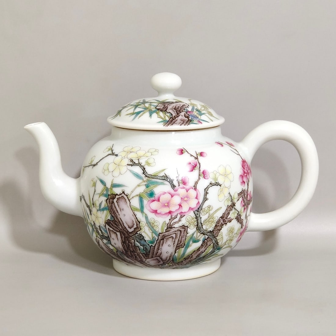 An Exquisite Enamel Teapot Painted With Plum And Bamboo Noble Patterns And Inscribed Poems (1 of 9)