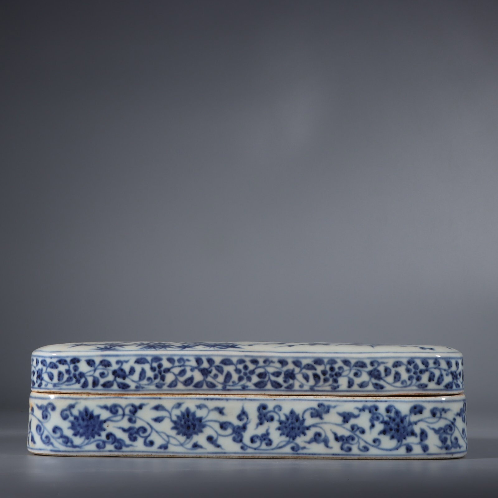 A Fine Underglaze Blue Square Covered Box: A Fine Underglaze Blue Square Covered Box,Ming Dynasty,China,Size:3.1inx12.8in,青花四方盒中国明代,
