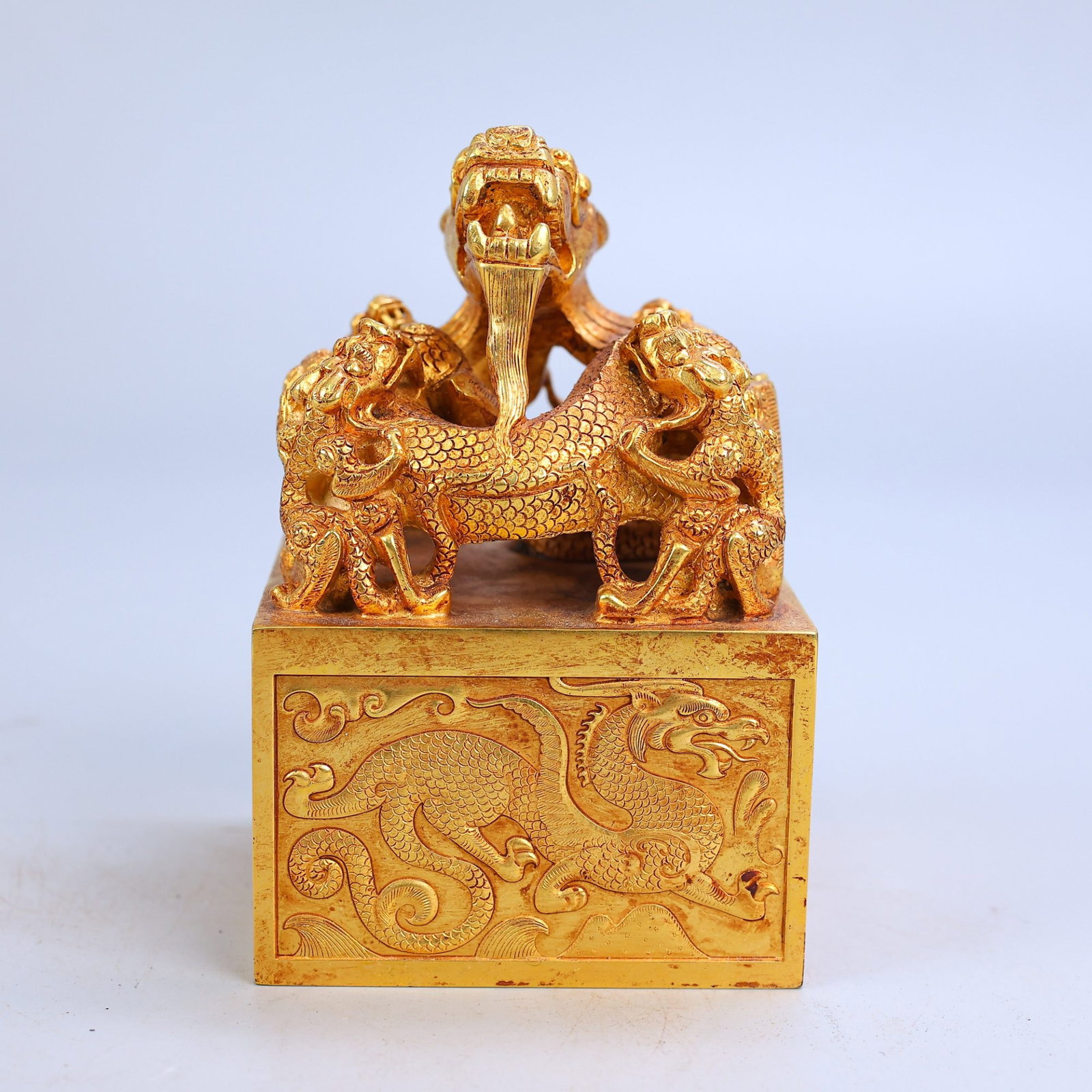An Exquisite Gilt Bronze Square Seal With Multiple Dragon Knobs (1 of 10)