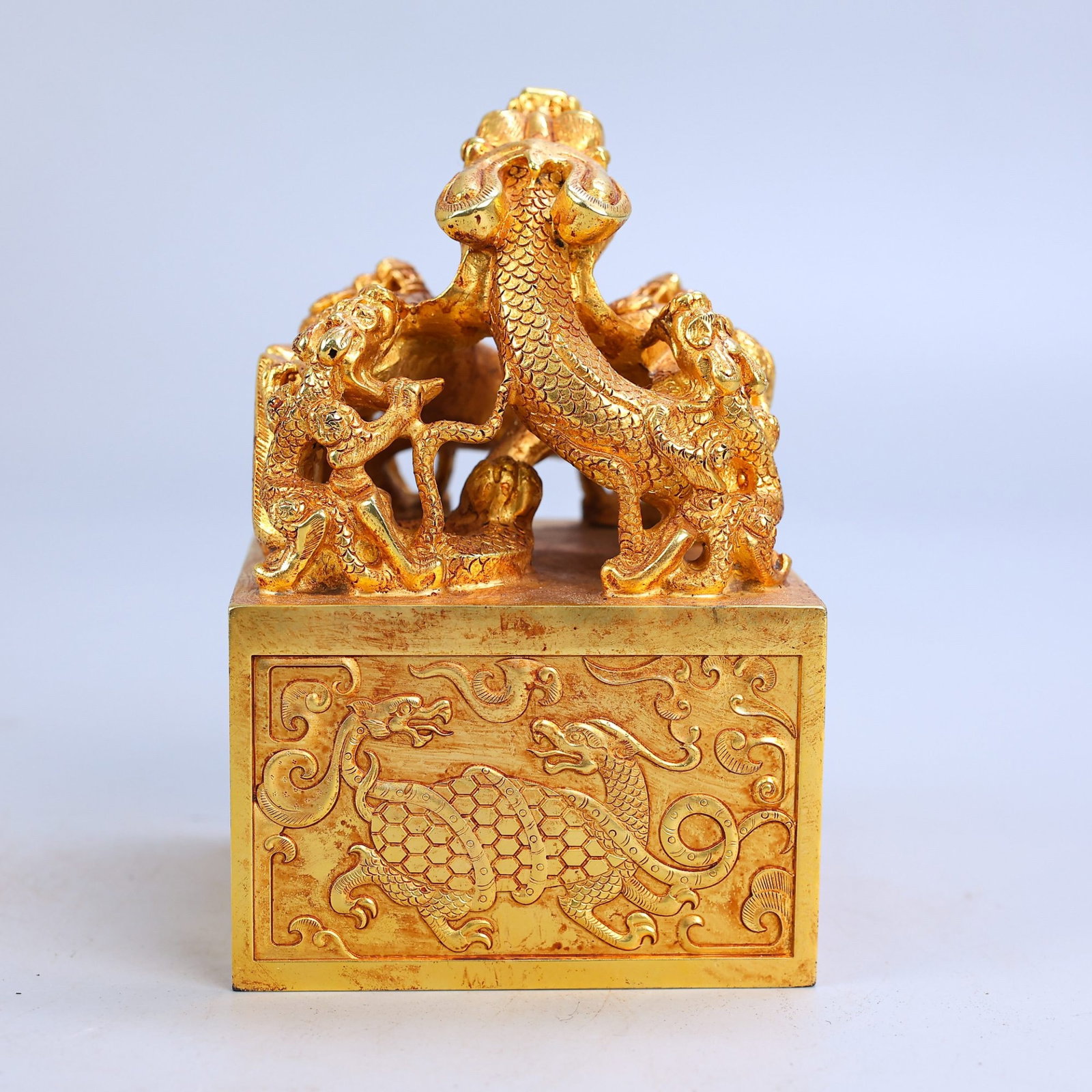 An Exquisite Gilt Bronze Square Seal With Multiple Dragon Knobs - 2