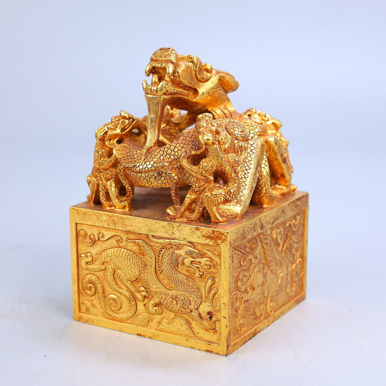 An Exquisite Gilt Bronze Square Seal With Multiple Dragon Knobs - 4