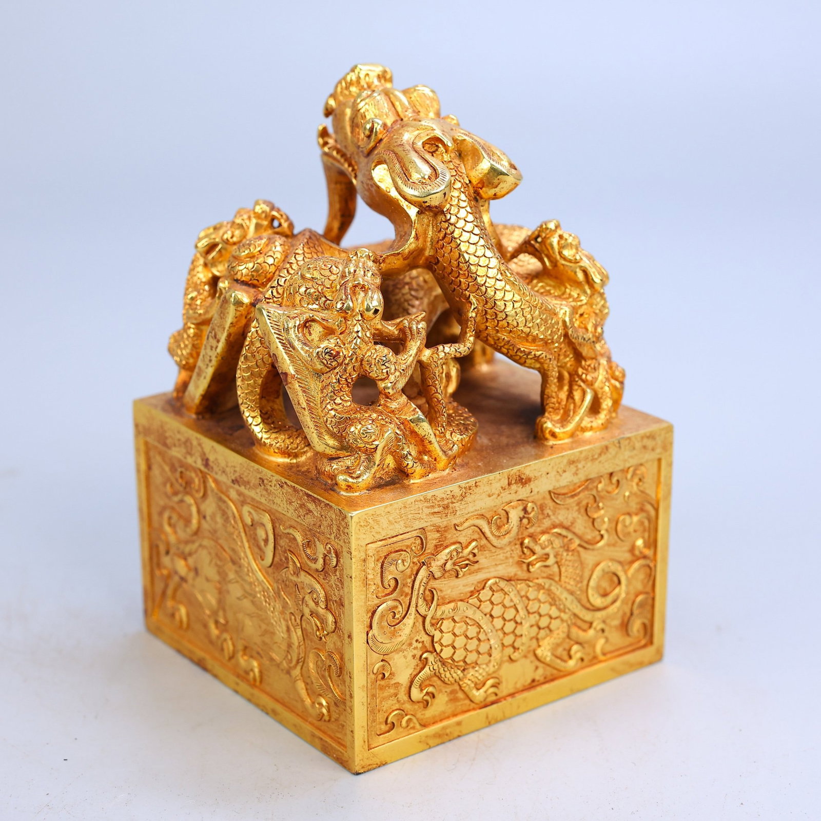 An Exquisite Gilt Bronze Square Seal With Multiple Dragon Knobs - 7