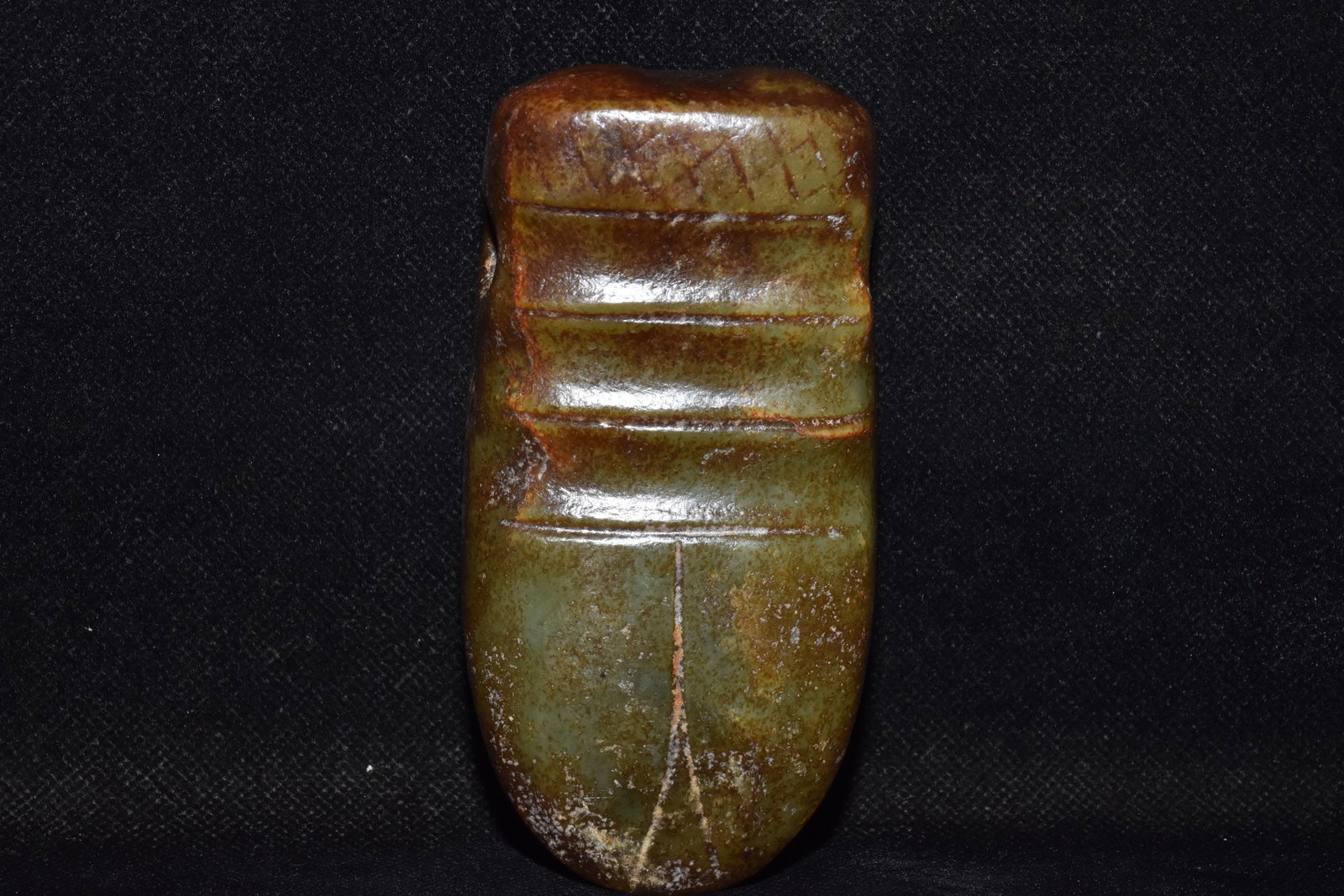 A Fine White Jade Cicada Pendant (1 of 6)