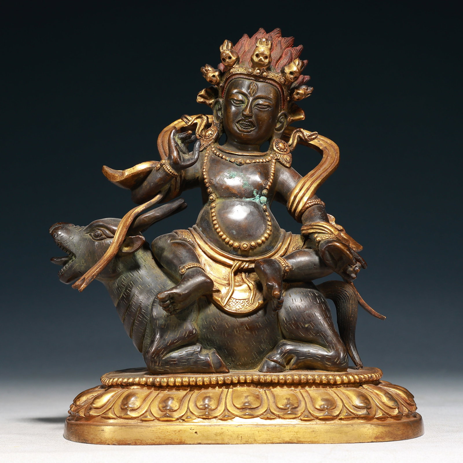 A Solemn Gilt Bronze Buddha Statue - 2