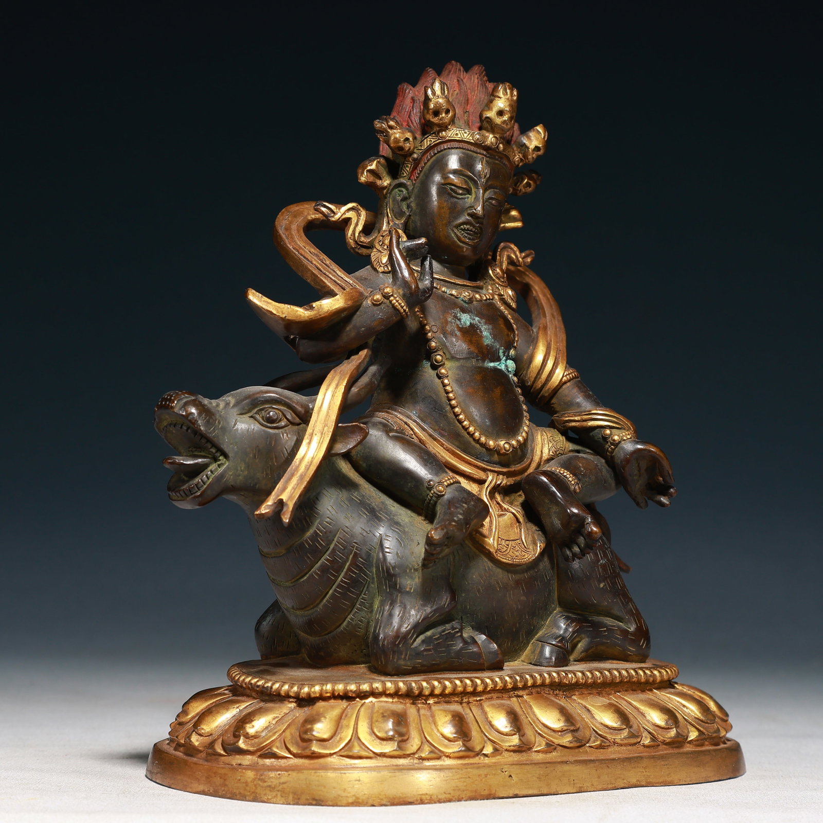A Solemn Gilt Bronze Buddha Statue - 4