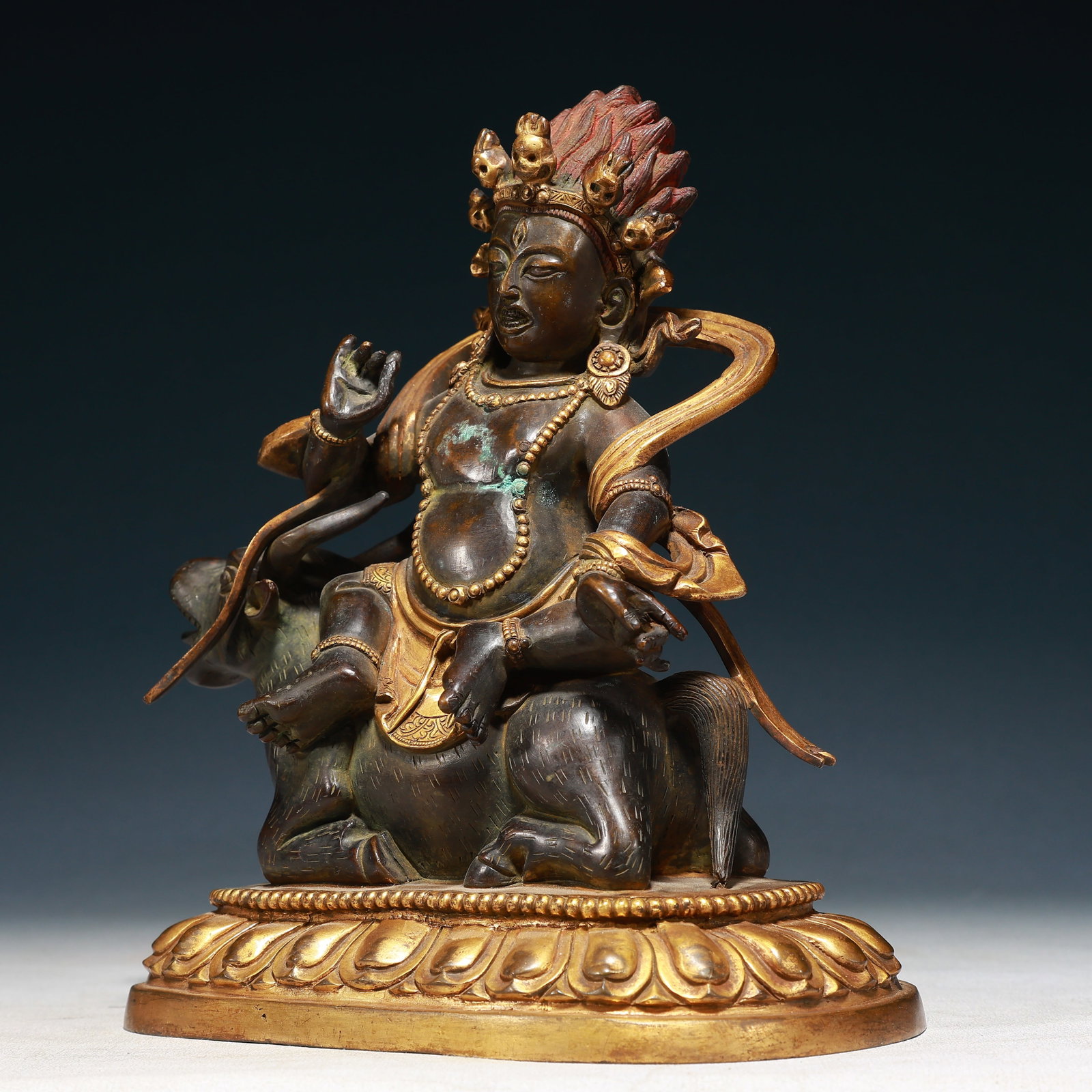 A Solemn Gilt Bronze Buddha Statue - 7
