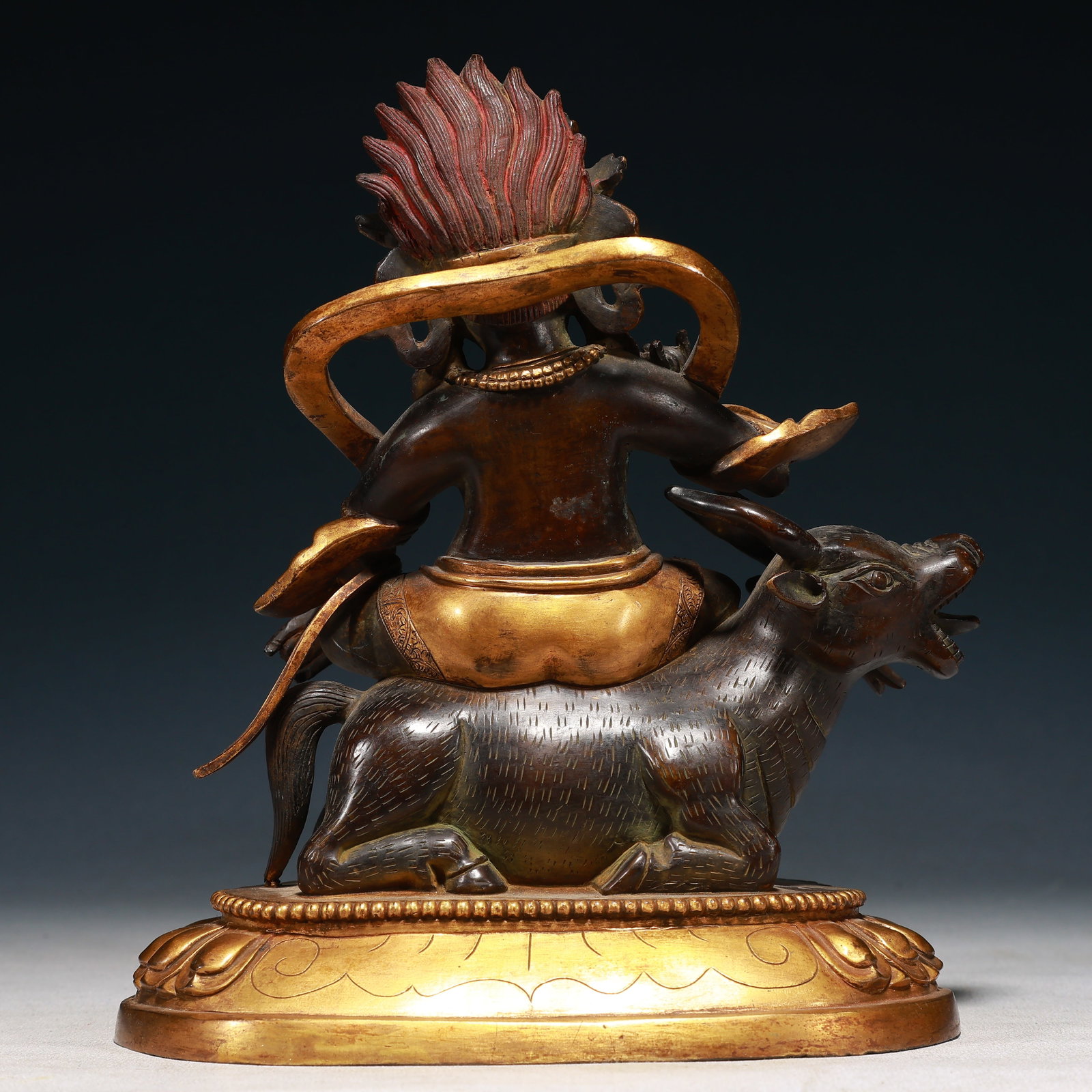 A Solemn Gilt Bronze Buddha Statue - 9